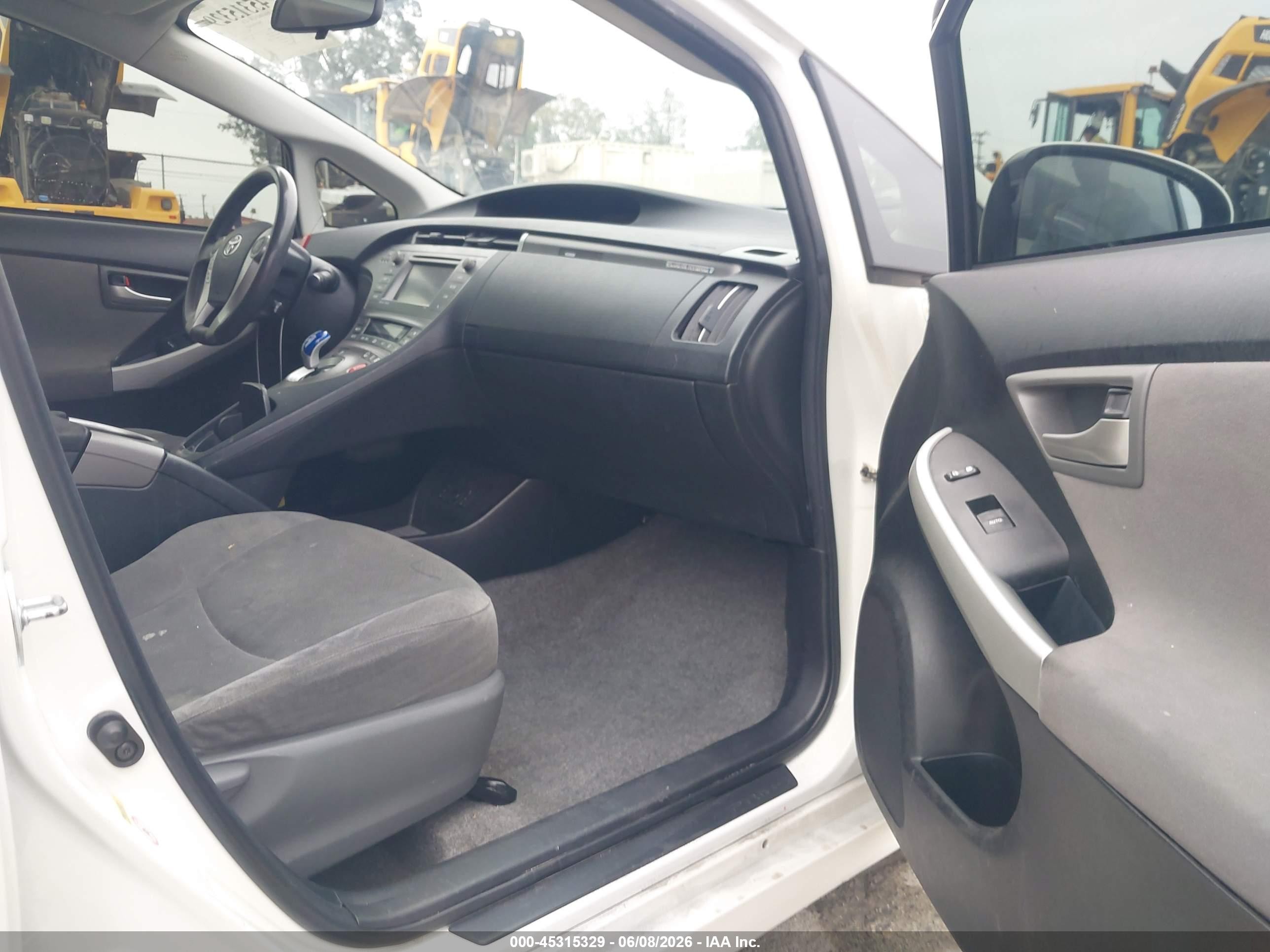 2013 Toyota Prius Plug-in   Белый vin: JTDKN3DP3D3041486