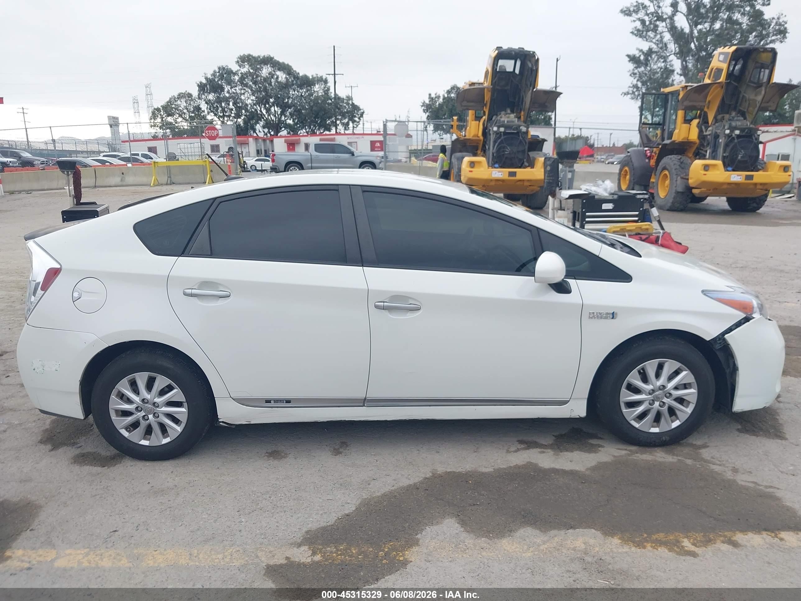 2013 Toyota Prius Plug-in   Белый vin: JTDKN3DP3D3041486