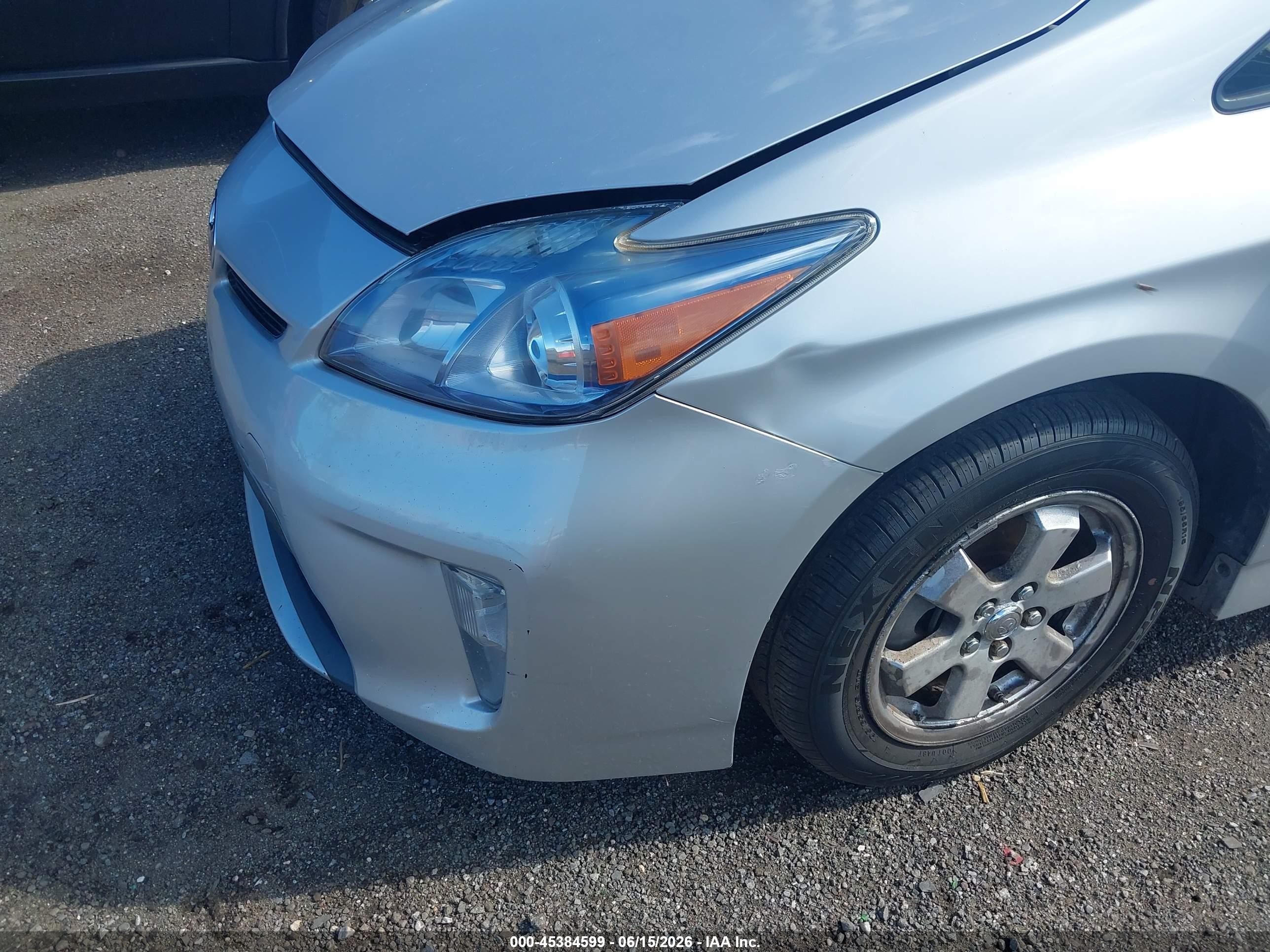 2013 Toyota Prius Plug-in   Silver vin: JTDKN3DP3D3042704