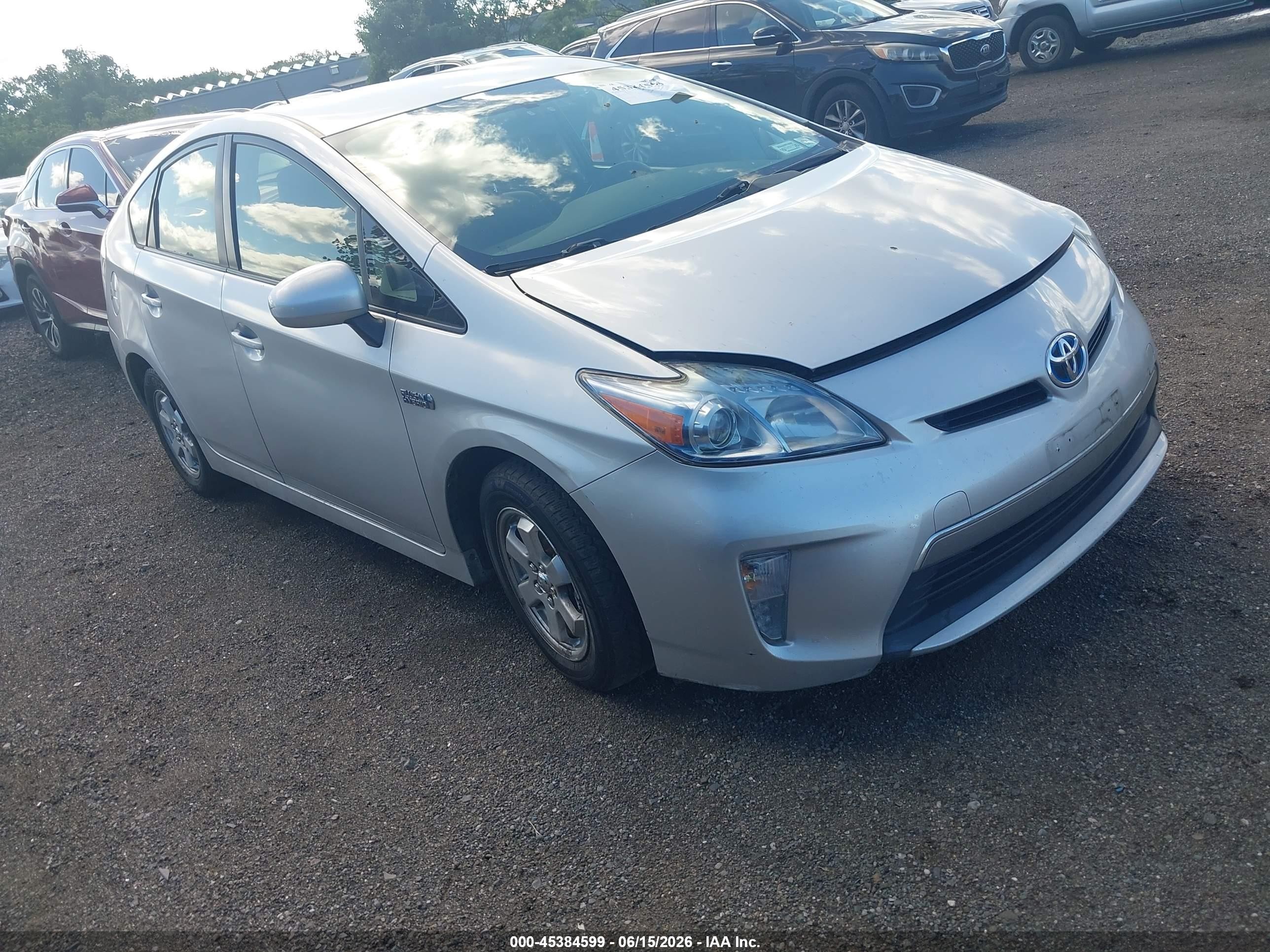 2013 Toyota Prius Plug-in   Silver vin: JTDKN3DP3D3042704