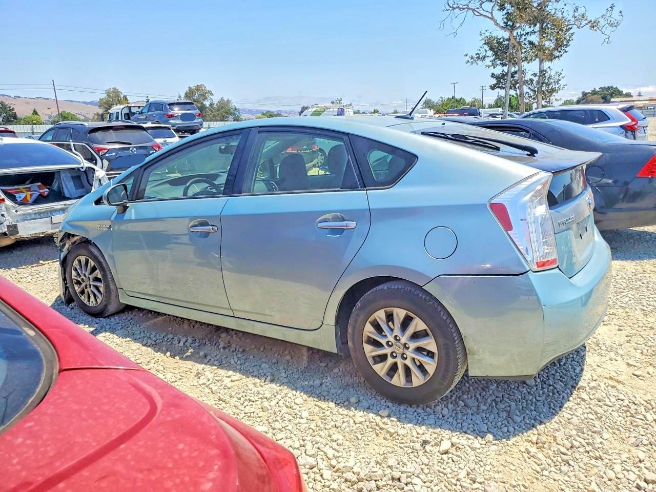 2013 Toyota Prius Plug-in Hybrid Base Teal vin: JTDKN3DP4D3043036