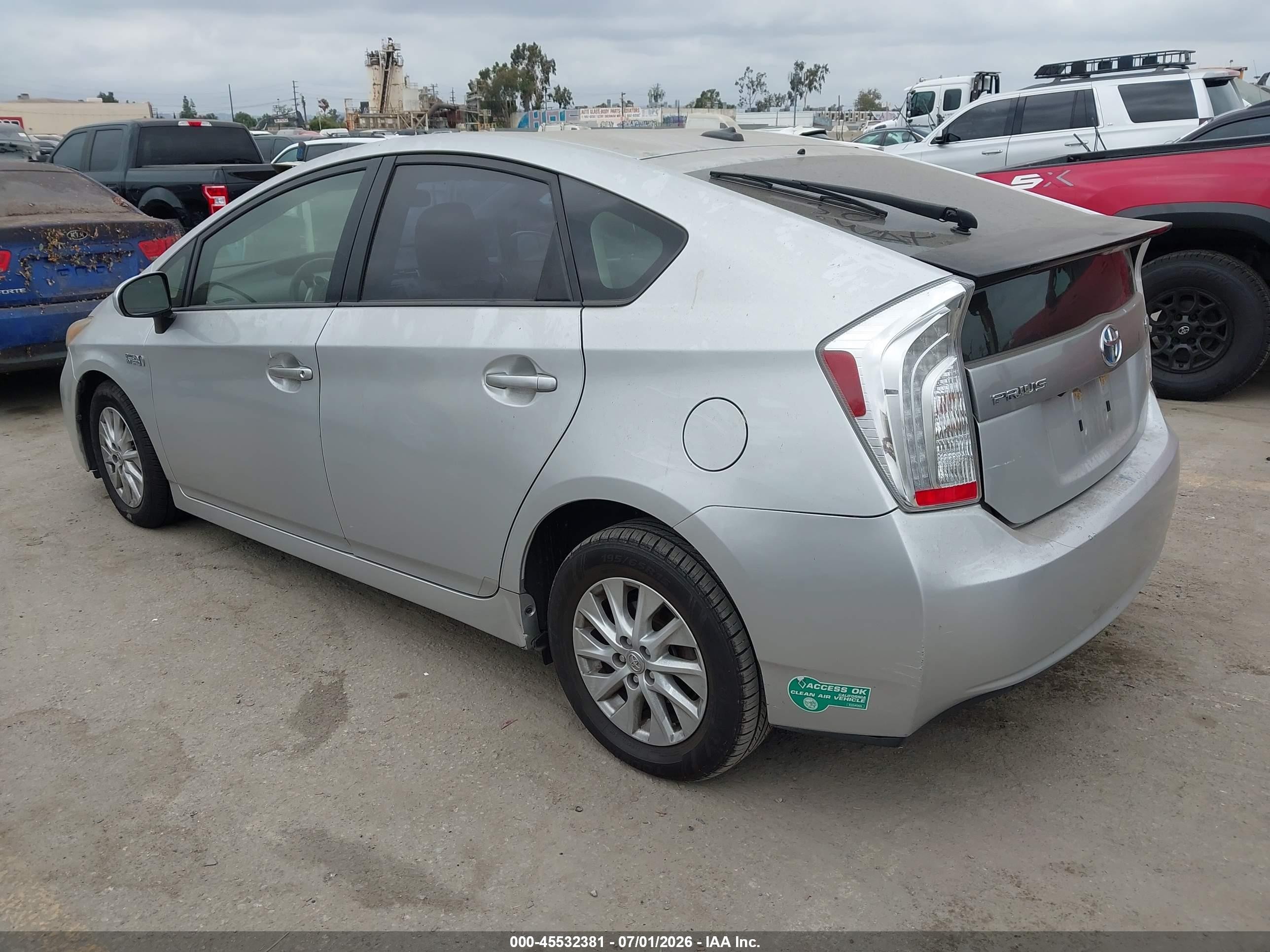 2014 Toyota Prius Plug-in   Silver vin: JTDKN3DP4E3054782