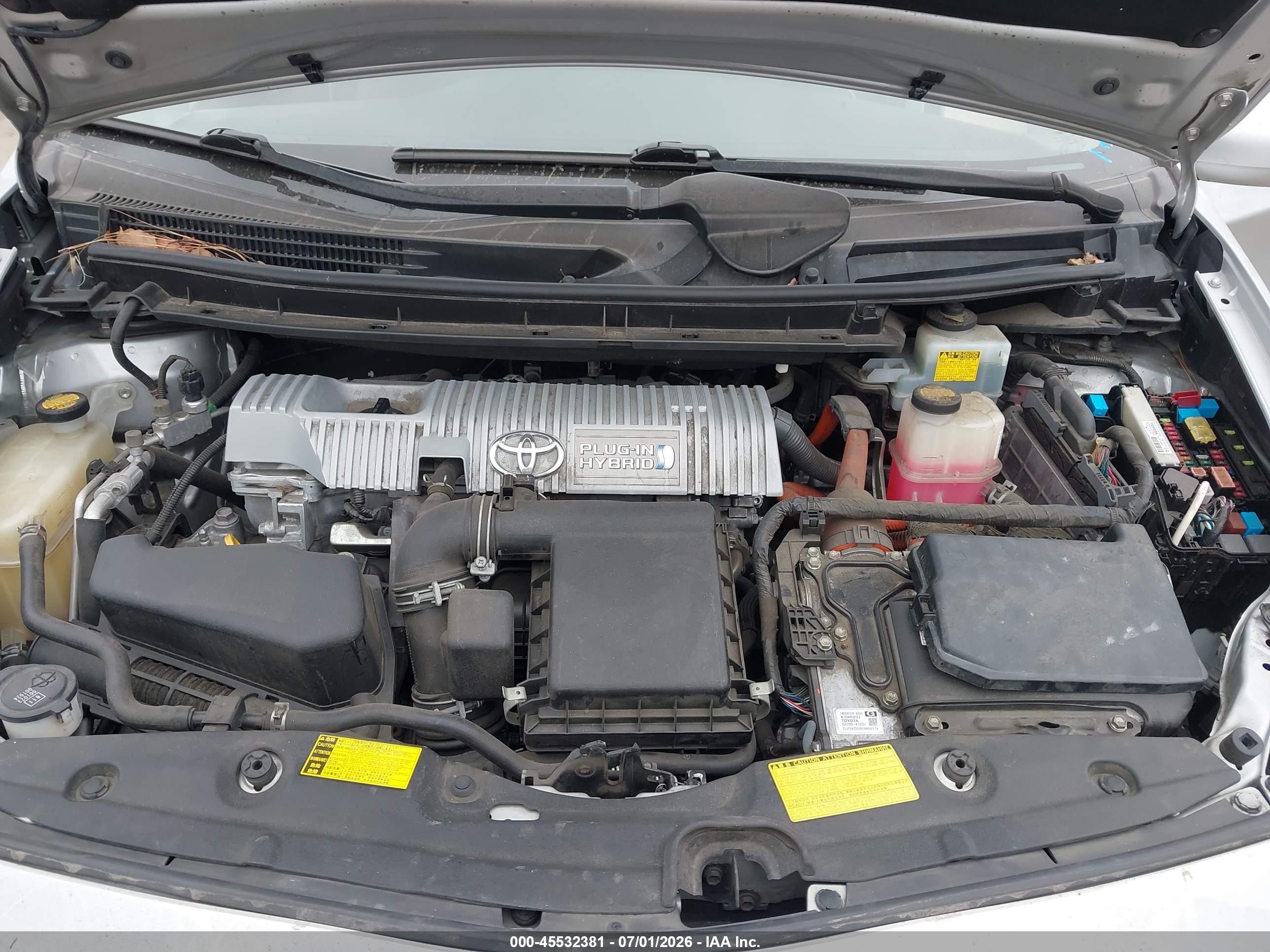 2014 Toyota Prius Plug-in   Silver vin: JTDKN3DP4E3054782