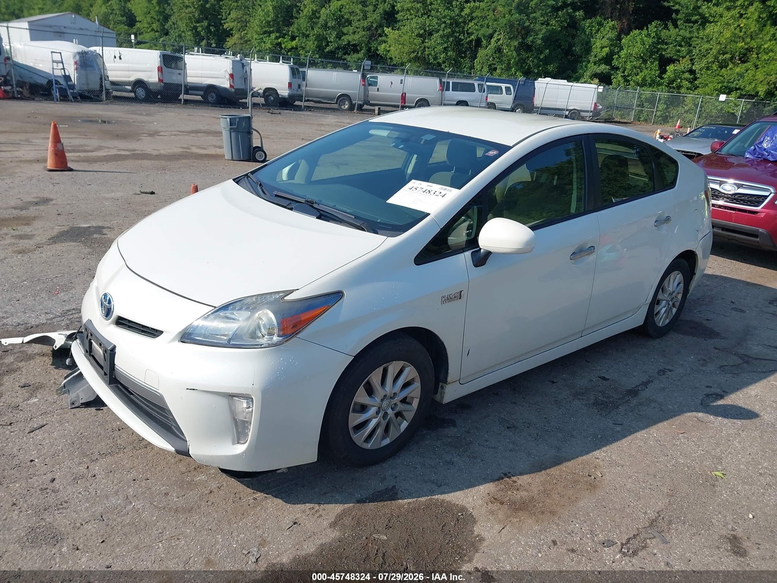 2014 Toyota Prius Plug-in   White vin: JTDKN3DP4E3060128