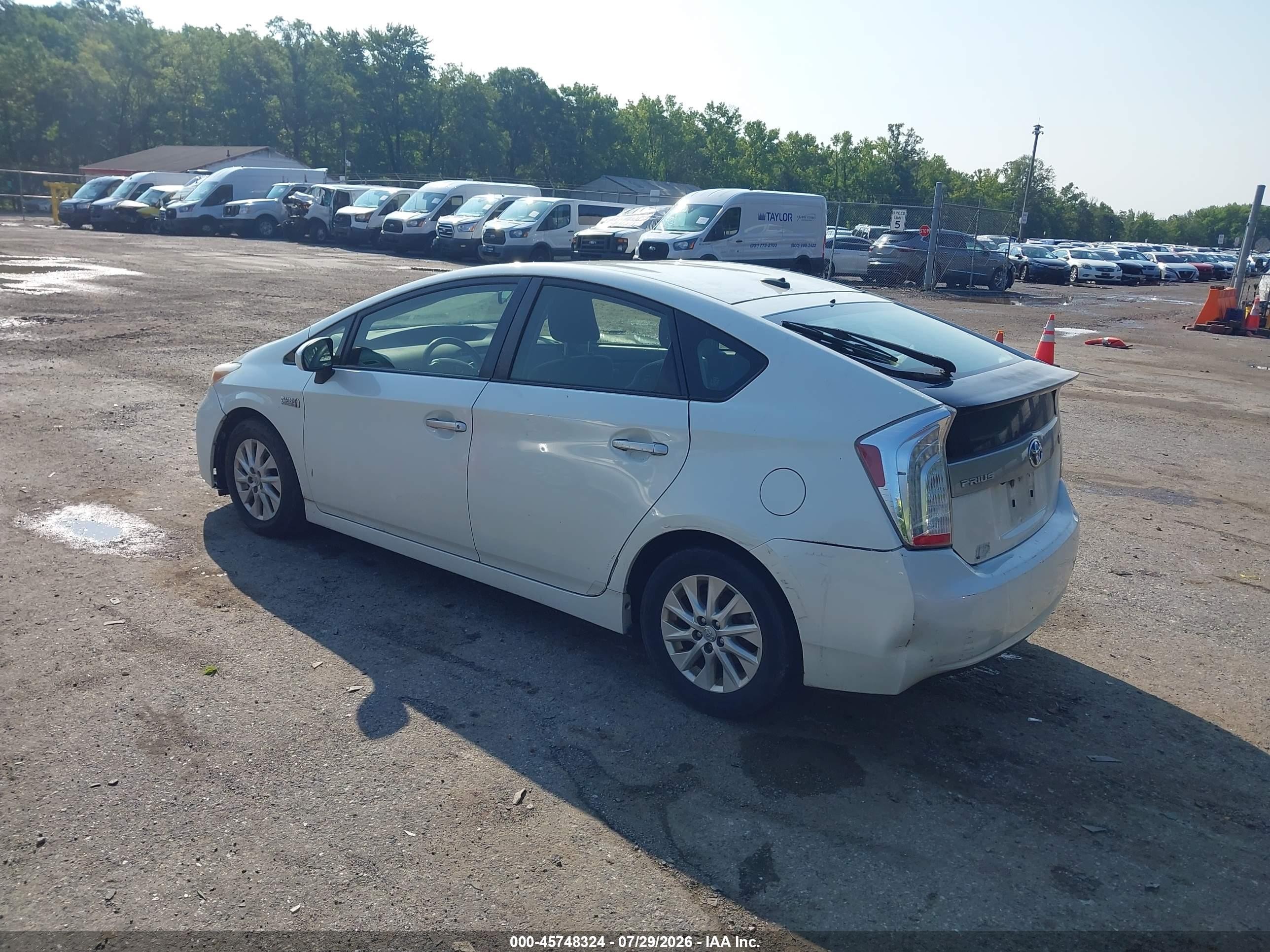 2014 Toyota Prius Plug-in   White vin: JTDKN3DP4E3060128