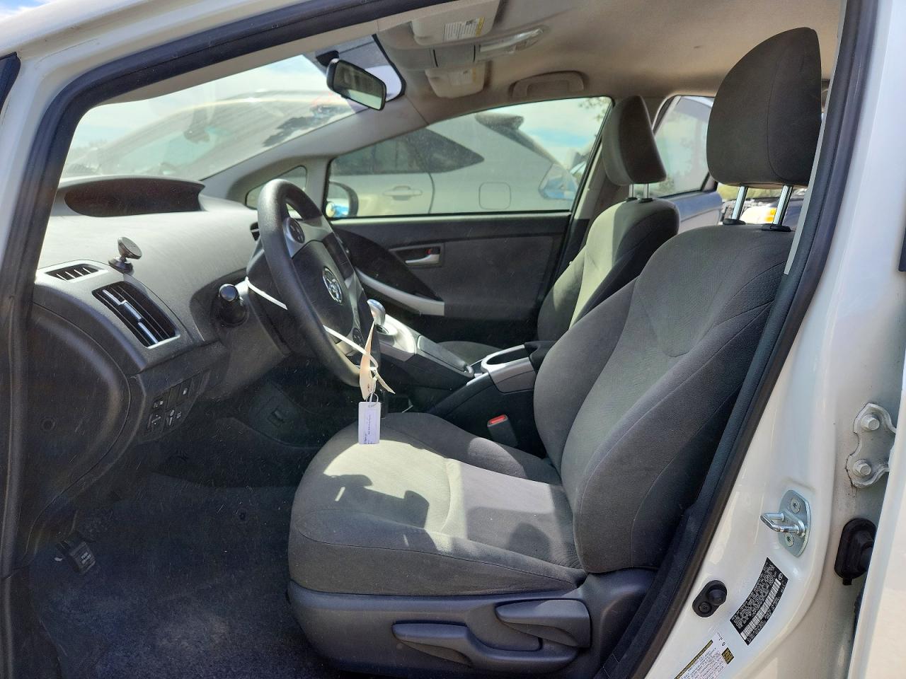 2015 Toyota Prius Plug-in Hybrid Base White vin: JTDKN3DP4F3074080