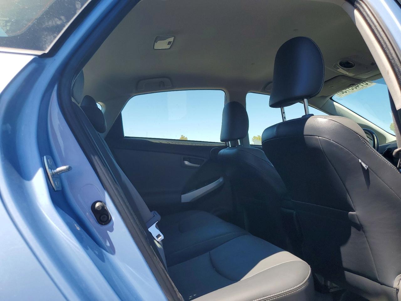 2015 Toyota Prius Plug-in Hybrid Advanced Blue vin: JTDKN3DP4F3074595