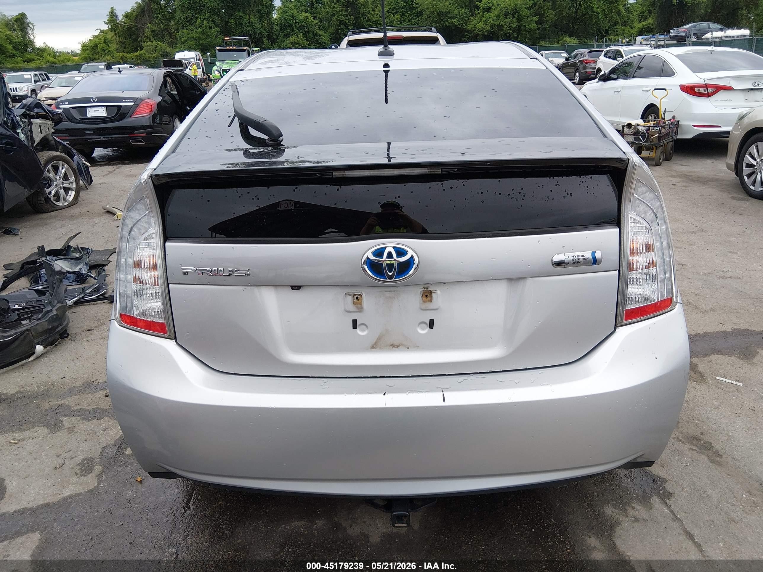 2012 Toyota Prius Plug-in Advanced Silver vin: JTDKN3DP5C3013560