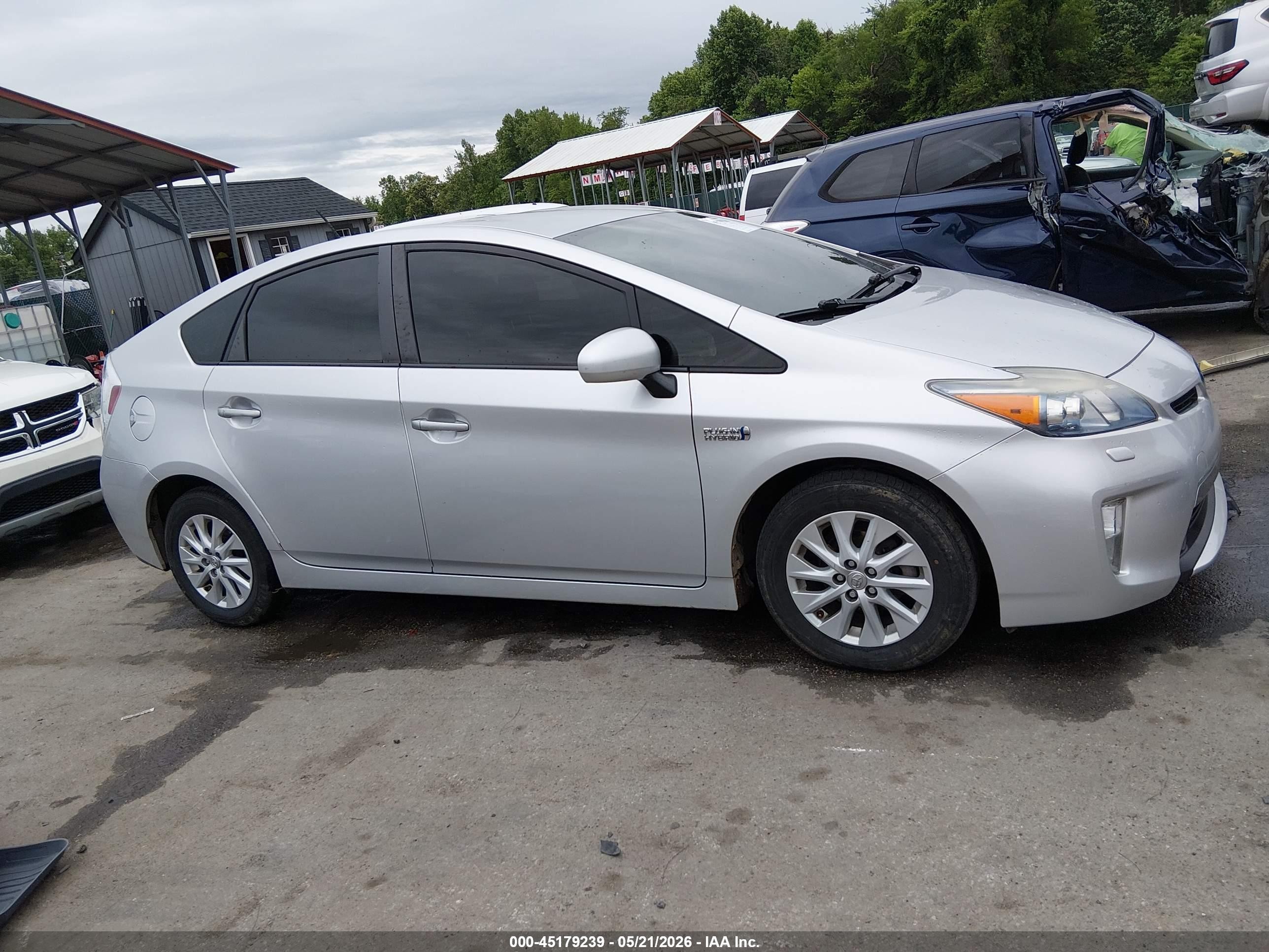 2012 Toyota Prius Plug-in Advanced Silver vin: JTDKN3DP5C3013560