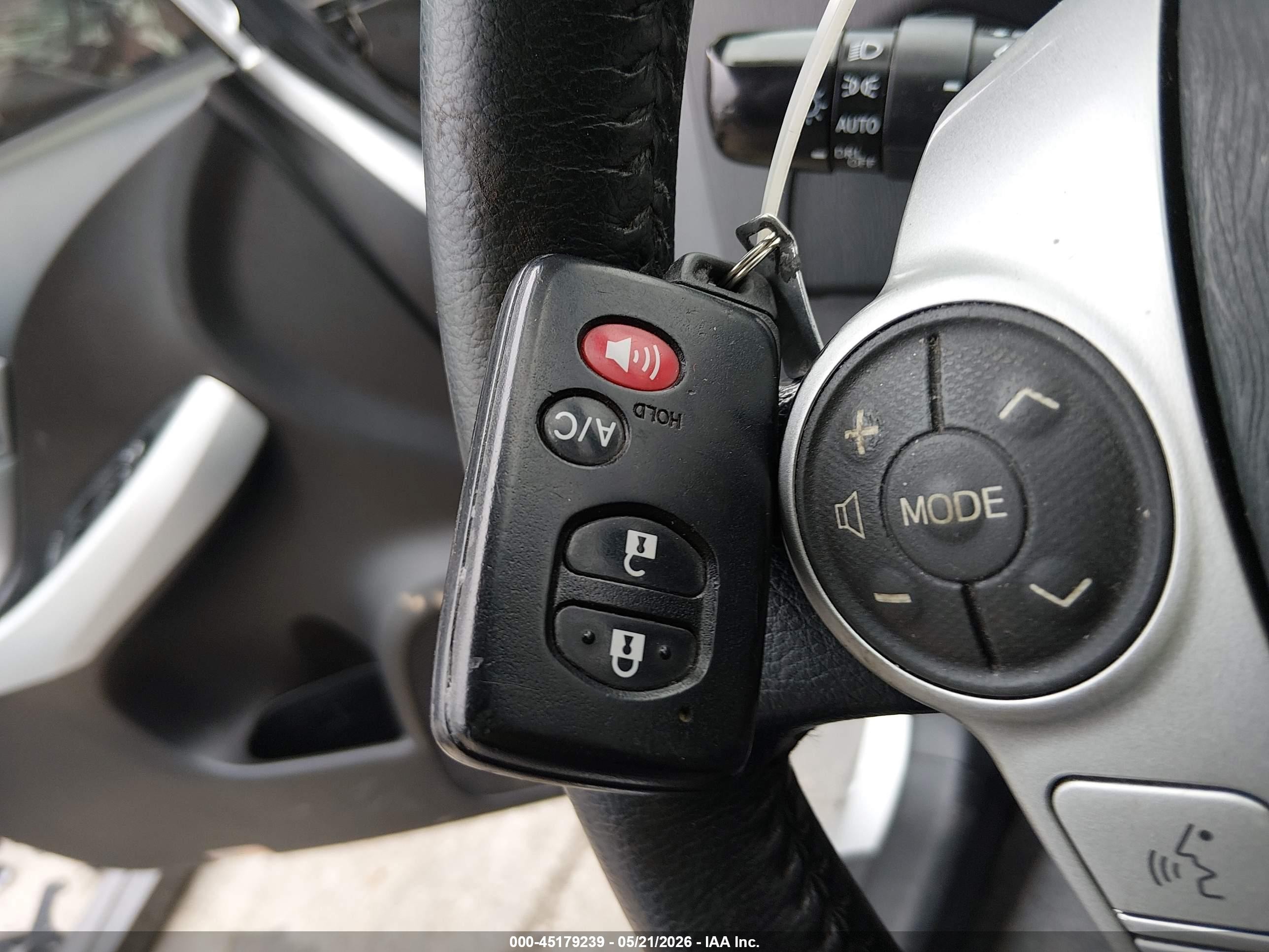 2012 Toyota Prius Plug-in Advanced Silver vin: JTDKN3DP5C3013560