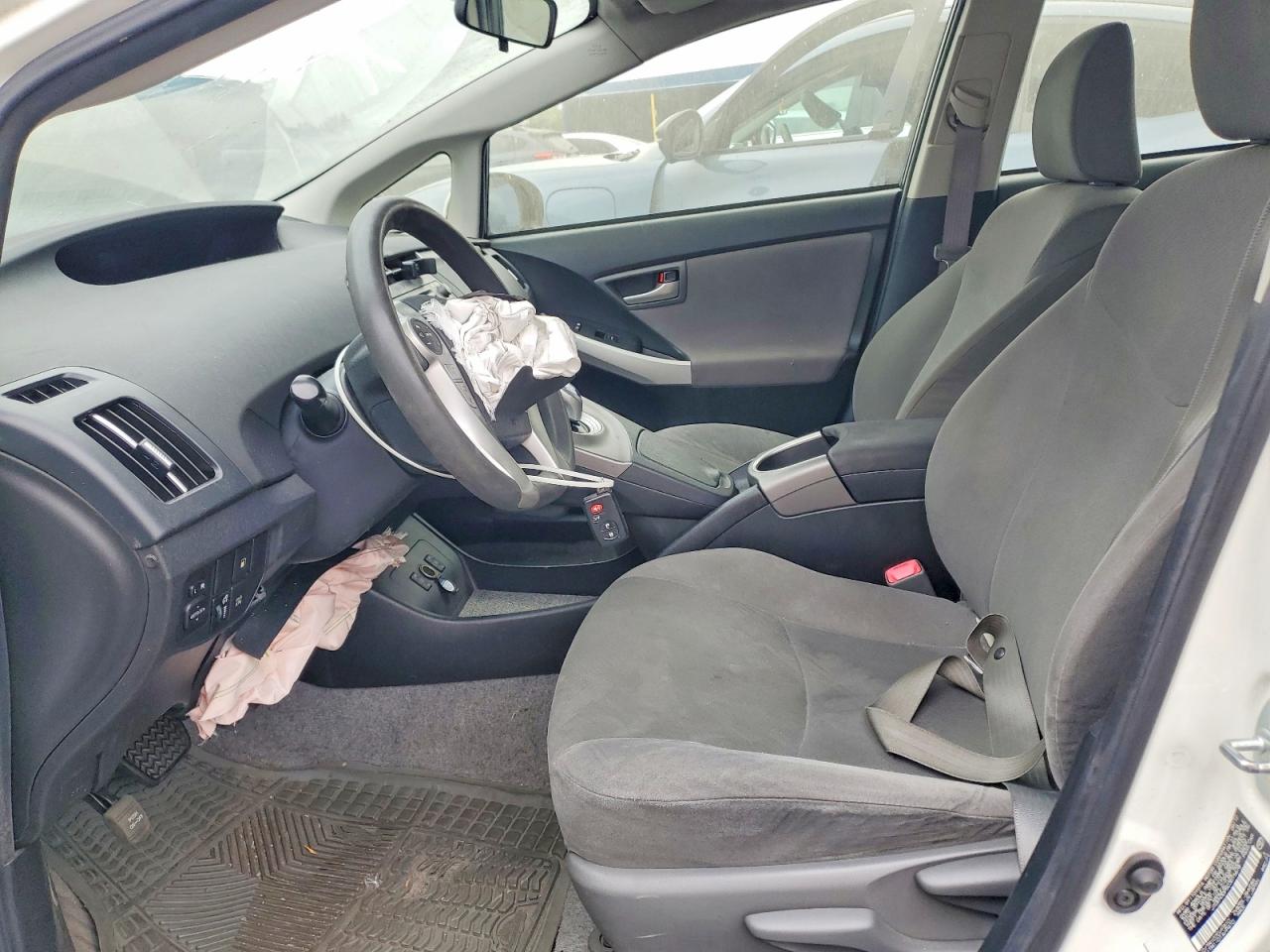 2012 Toyota Prius Plug-in Hybrid Base White vin: JTDKN3DP5C3015678