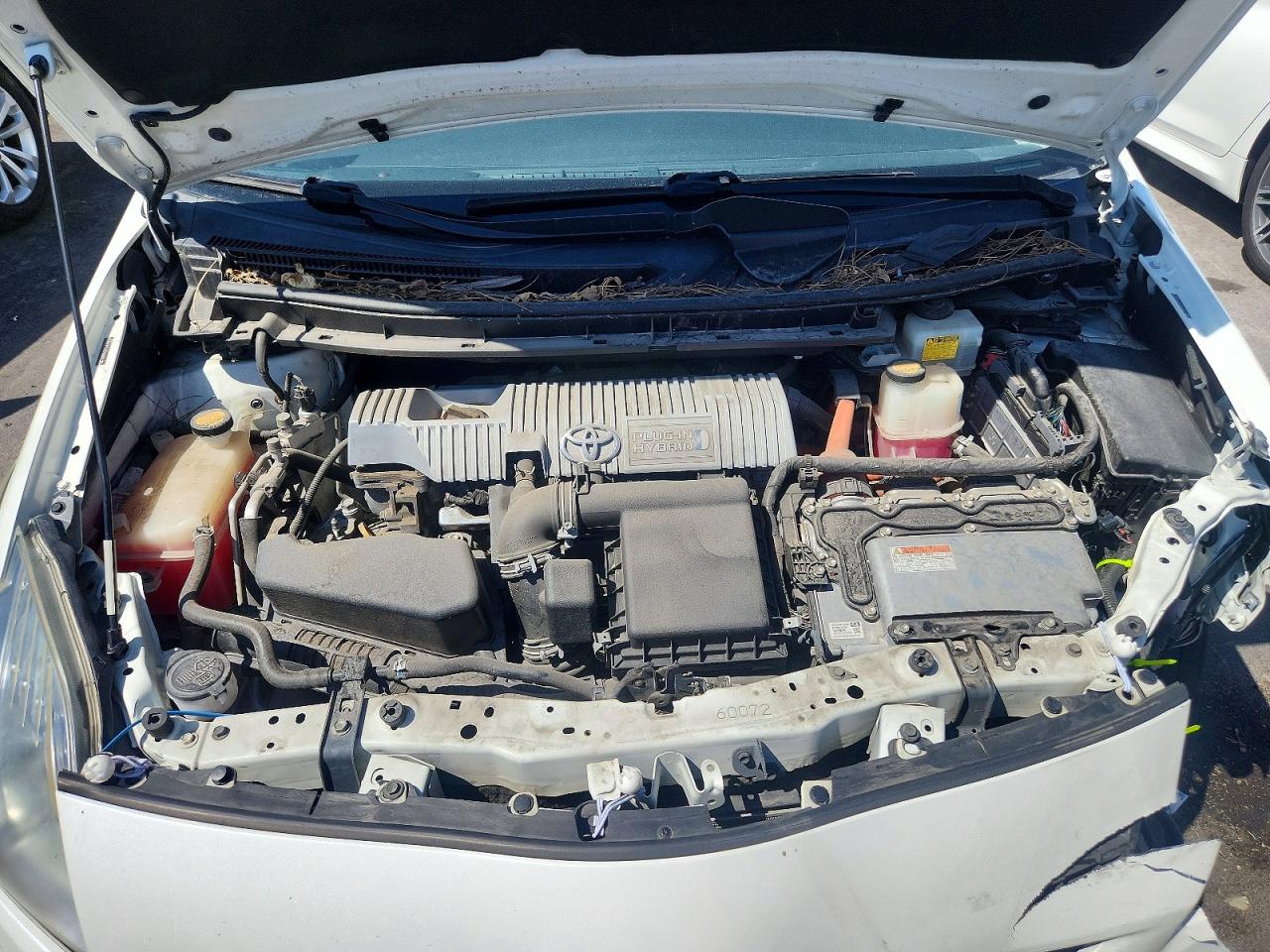 2012 Toyota Prius Plug-in Hybrid Base White vin: JTDKN3DP5C3028558