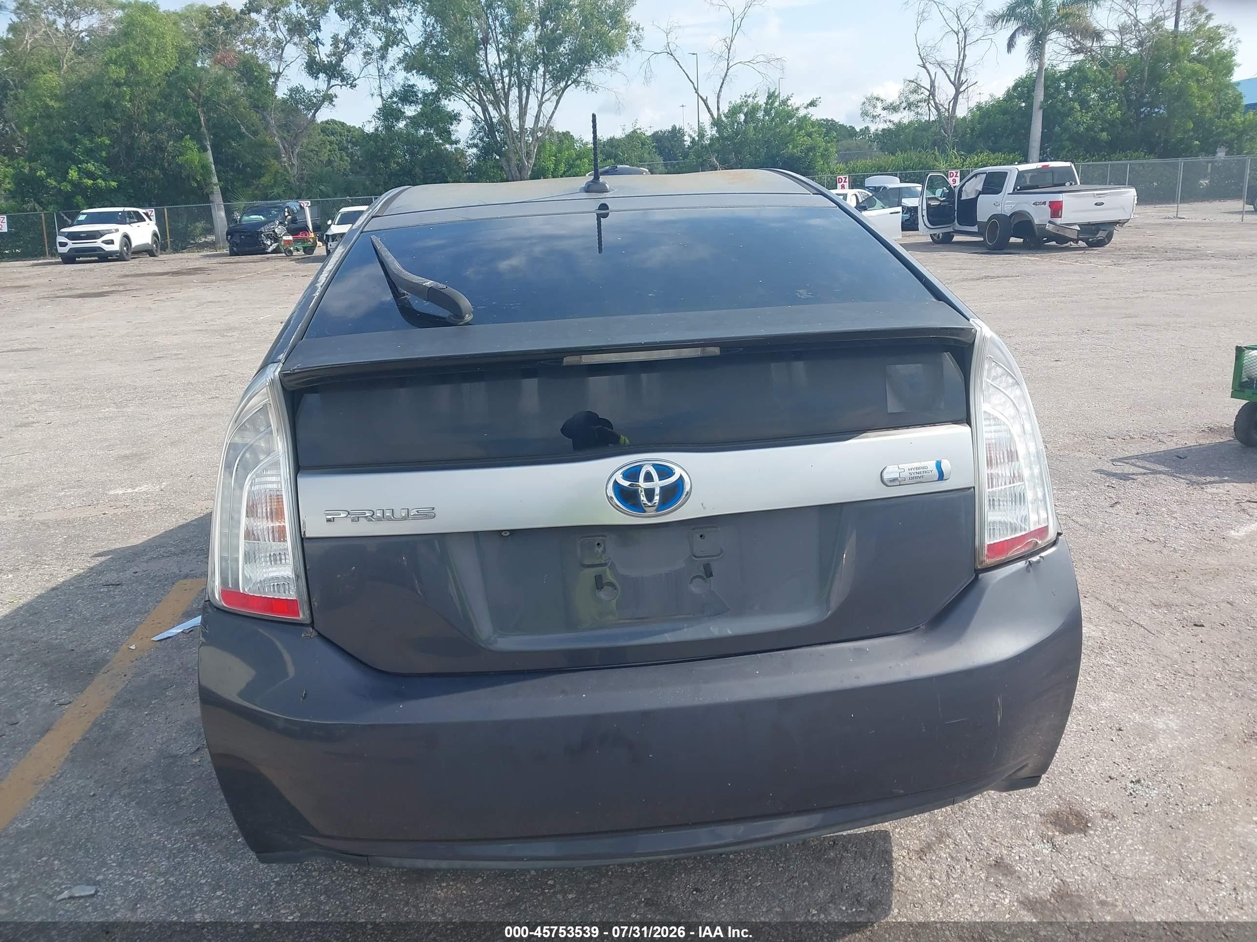 2013 Toyota Prius Plug-in   Gray vin: JTDKN3DP5D3038945