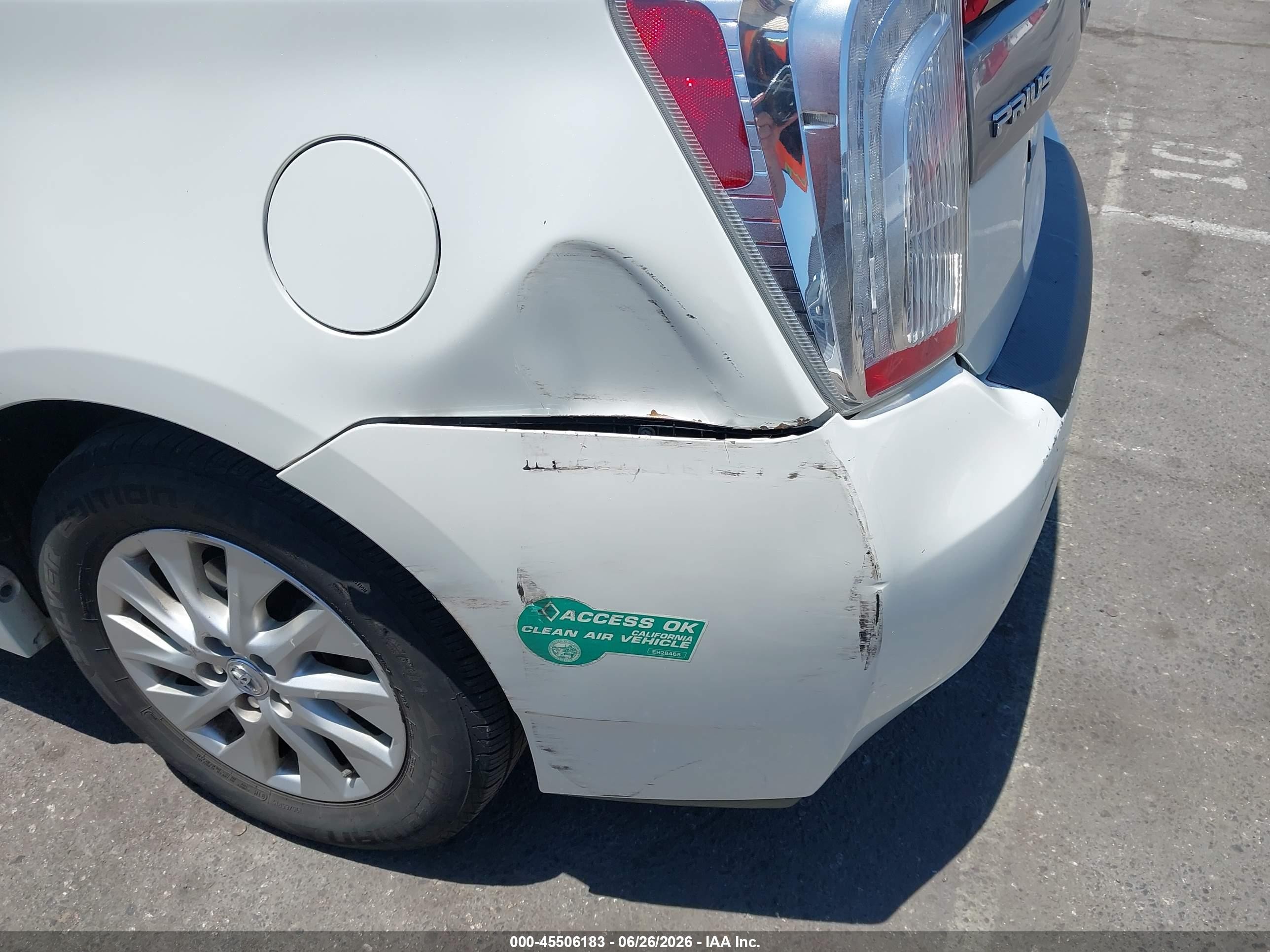 2013 Toyota Prius Plug-in   White vin: JTDKN3DP5D3043806
