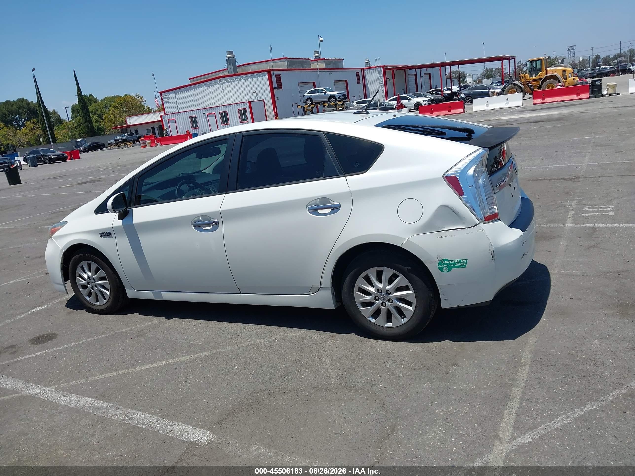 2013 Toyota Prius Plug-in   White vin: JTDKN3DP5D3043806