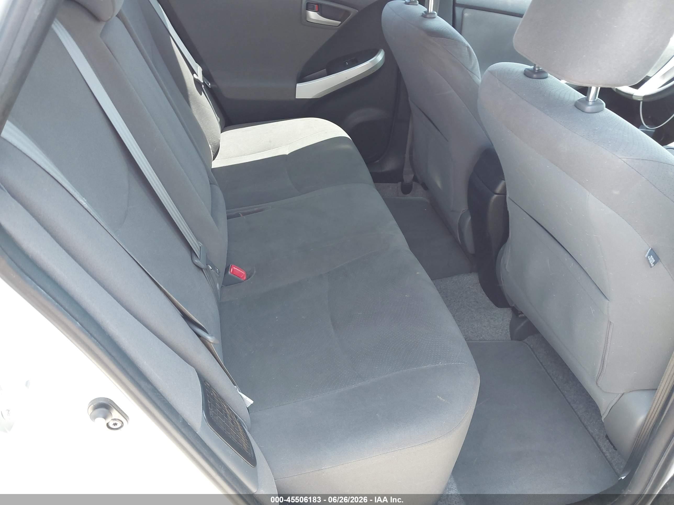 2013 Toyota Prius Plug-in   White vin: JTDKN3DP5D3043806