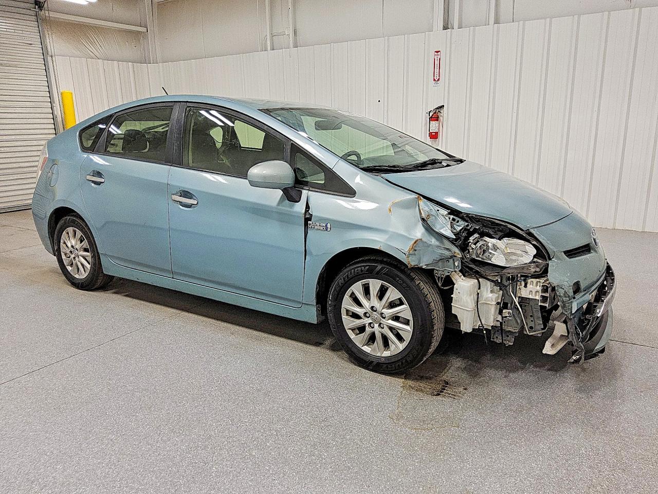 2015 Toyota Prius Plug-in Hybrid Base Green vin: JTDKN3DP5F3065842