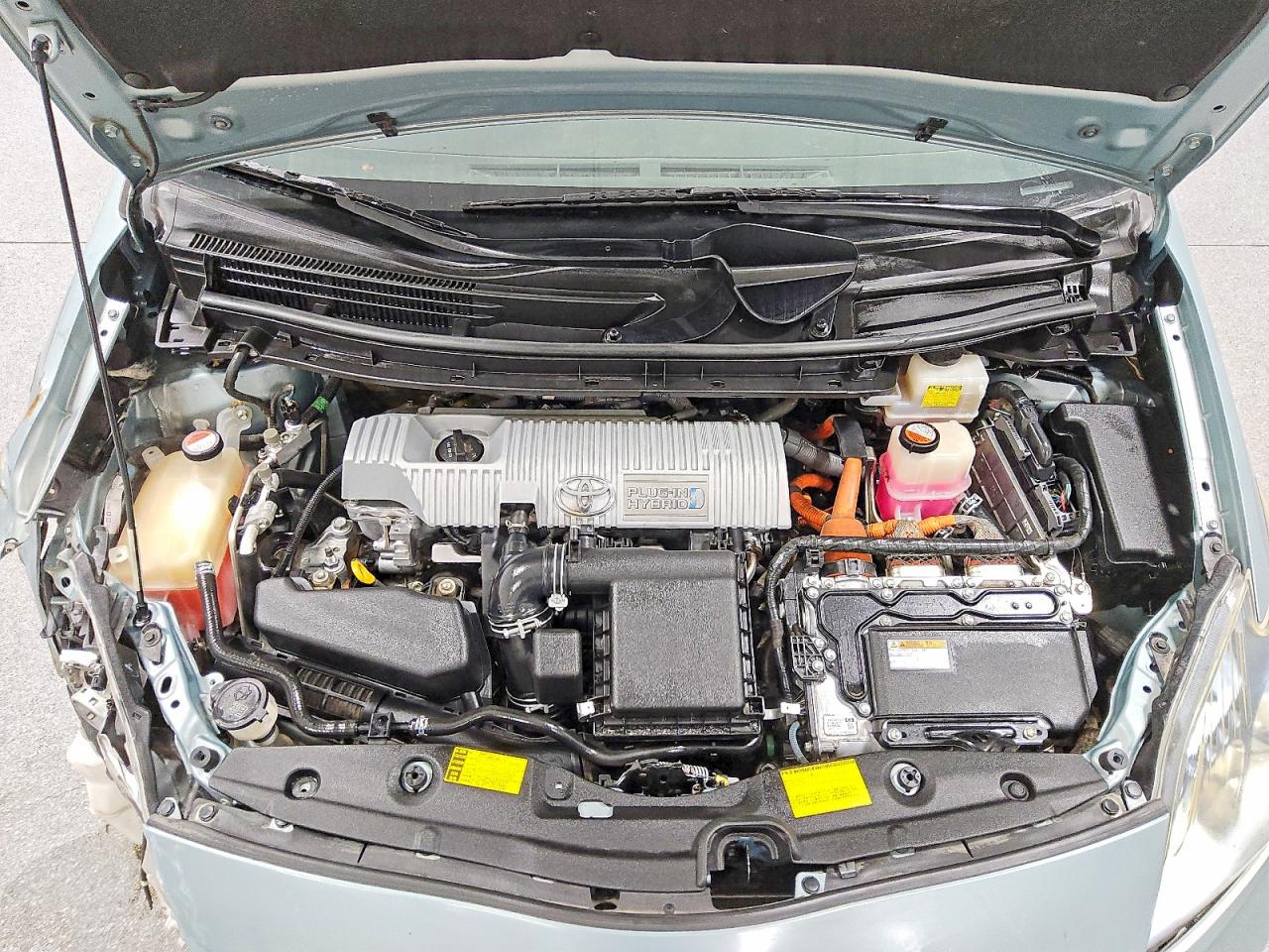 2015 Toyota Prius Plug-in Hybrid Base Green vin: JTDKN3DP5F3065842