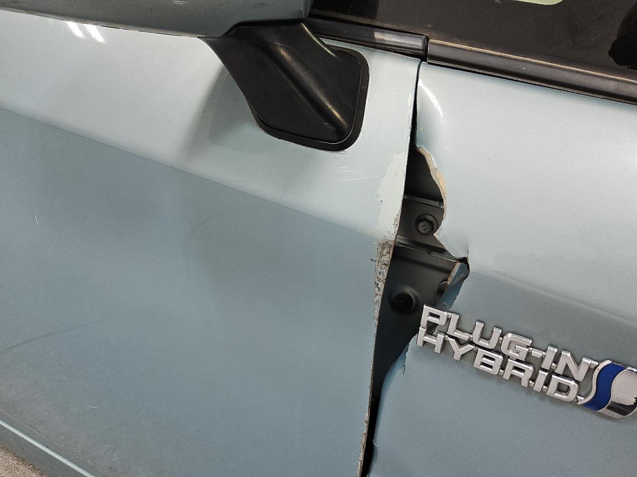 2015 Toyota Prius Plug-in Hybrid Base Green vin: JTDKN3DP5F3065842 Damage: Right Front Door, Dent(S) W/ Paint Dmg, 5 To 6 Inches