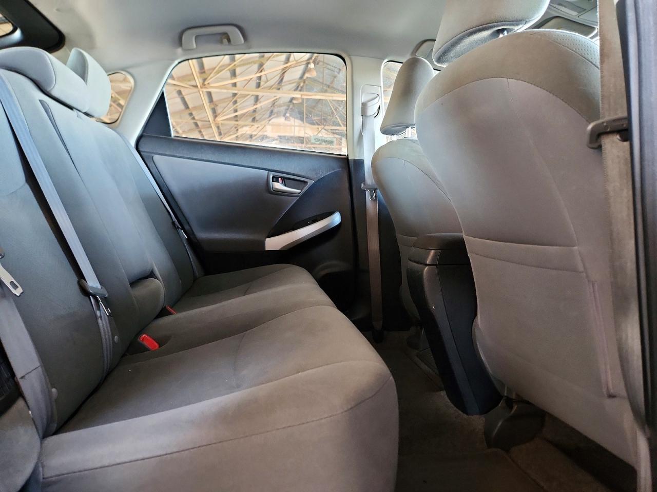 2012 Toyota Prius Plug-in Hybrid Base Silver vin: JTDKN3DP6C3014894
