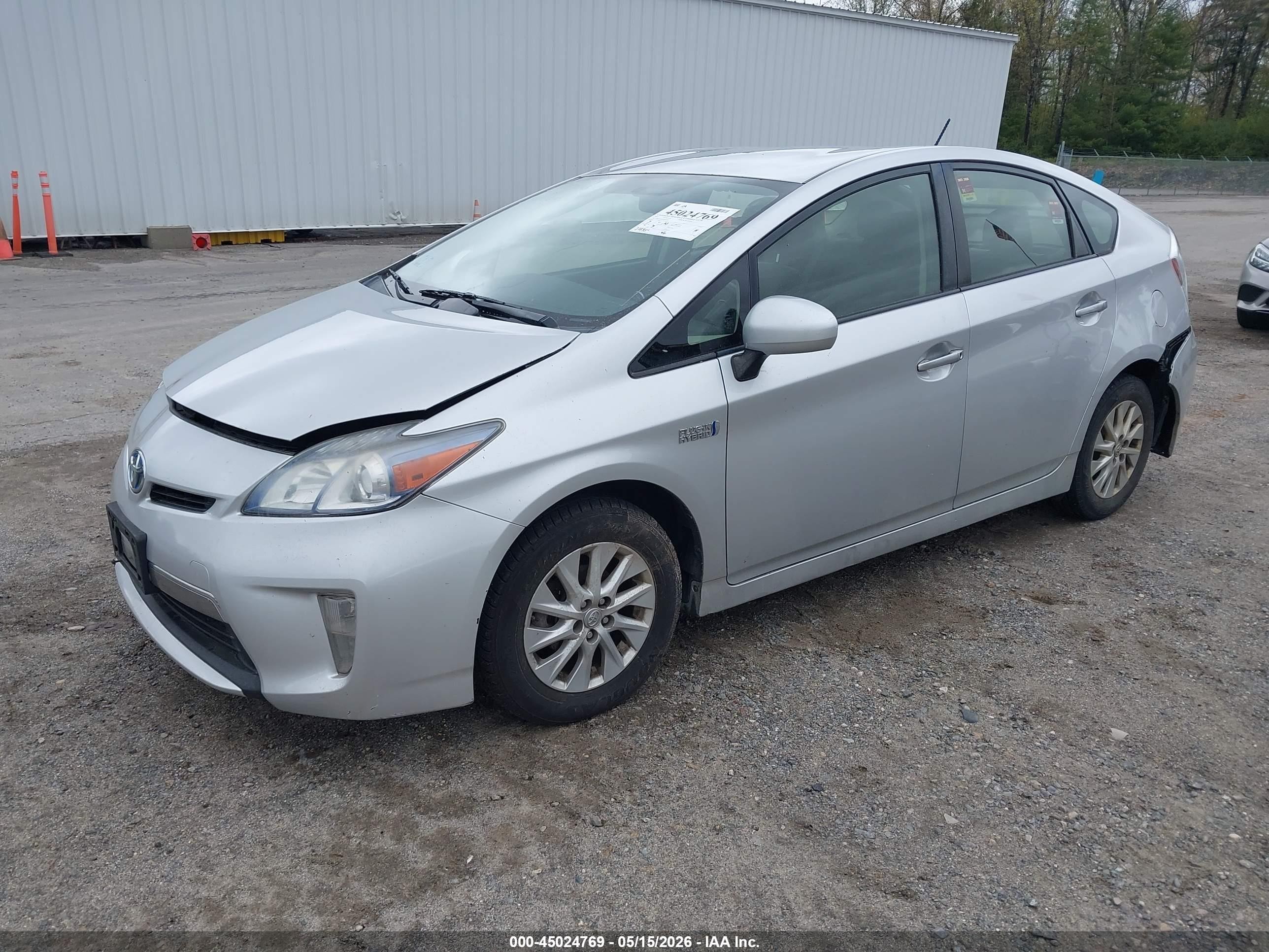 2013 Toyota Prius Plug-in   Silver vin: JTDKN3DP6D3045970