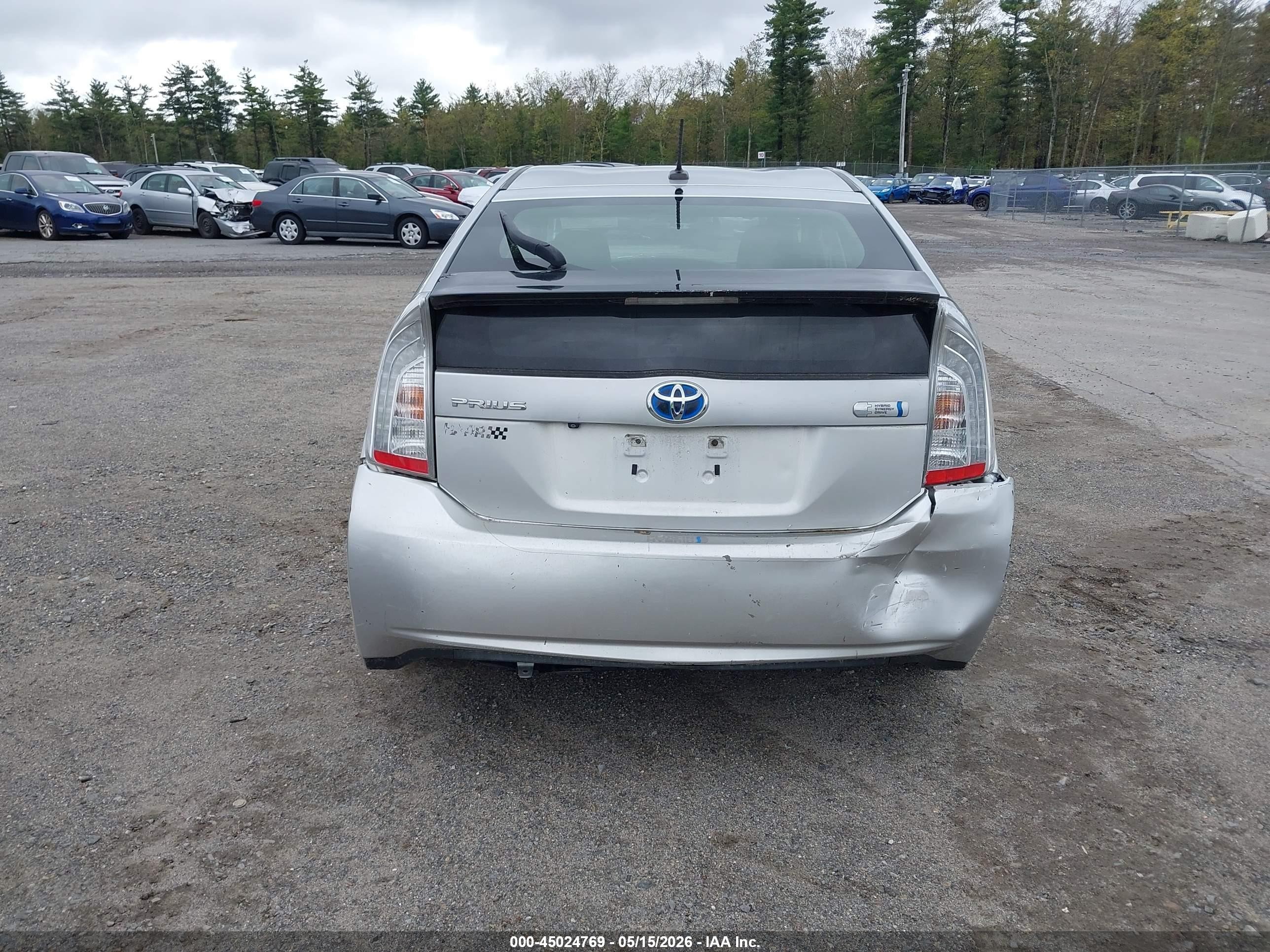 2013 Toyota Prius Plug-in   Silver vin: JTDKN3DP6D3045970