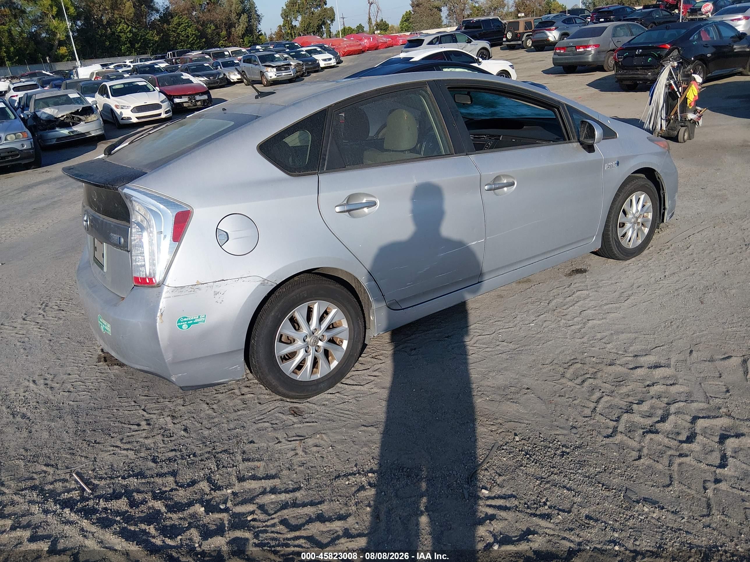 2014 Toyota Prius Plug-in   Silver vin: JTDKN3DP6E3051236