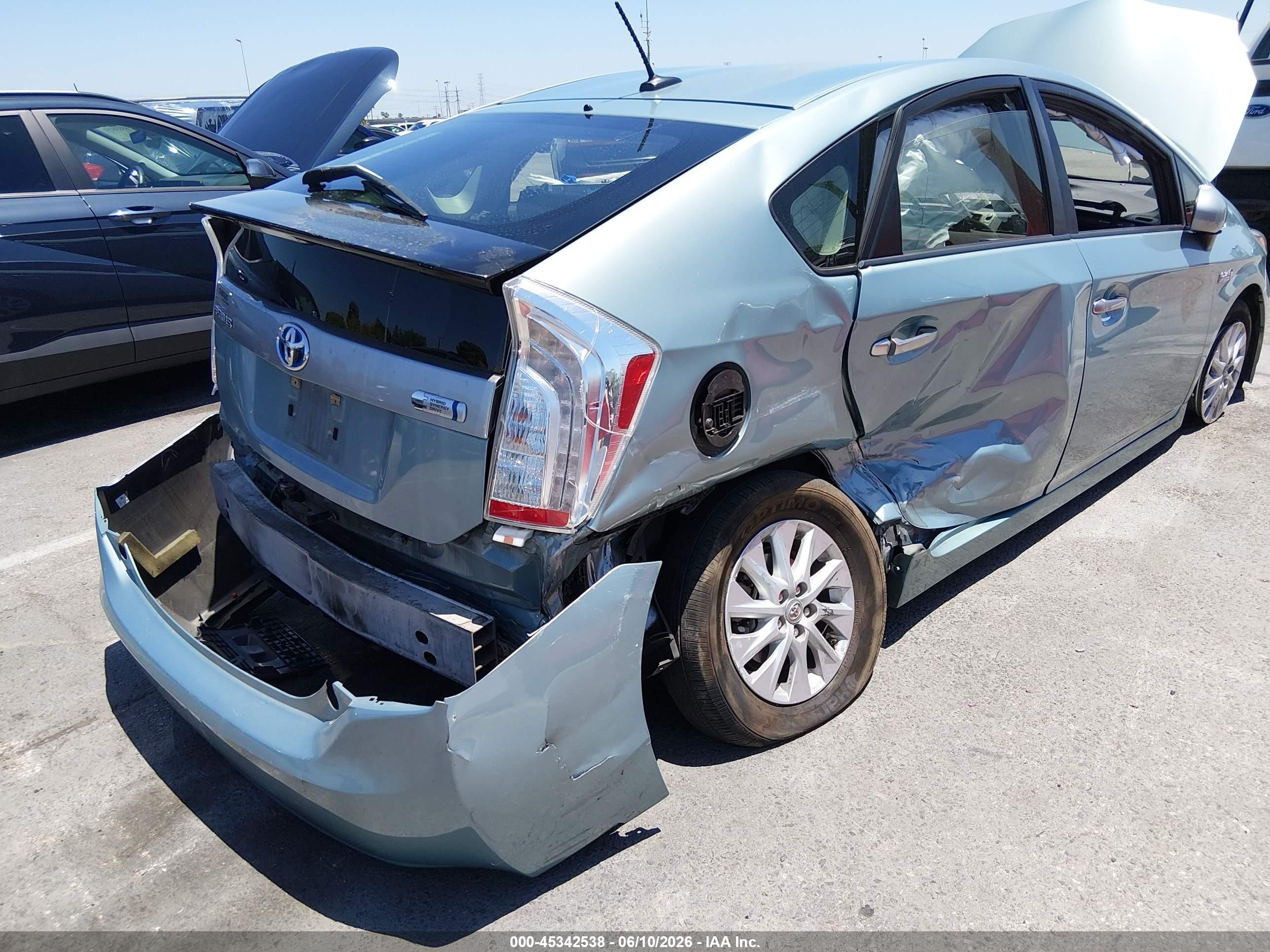 2014 Toyota Prius Plug-in Advanced Green vin: JTDKN3DP6E3055562