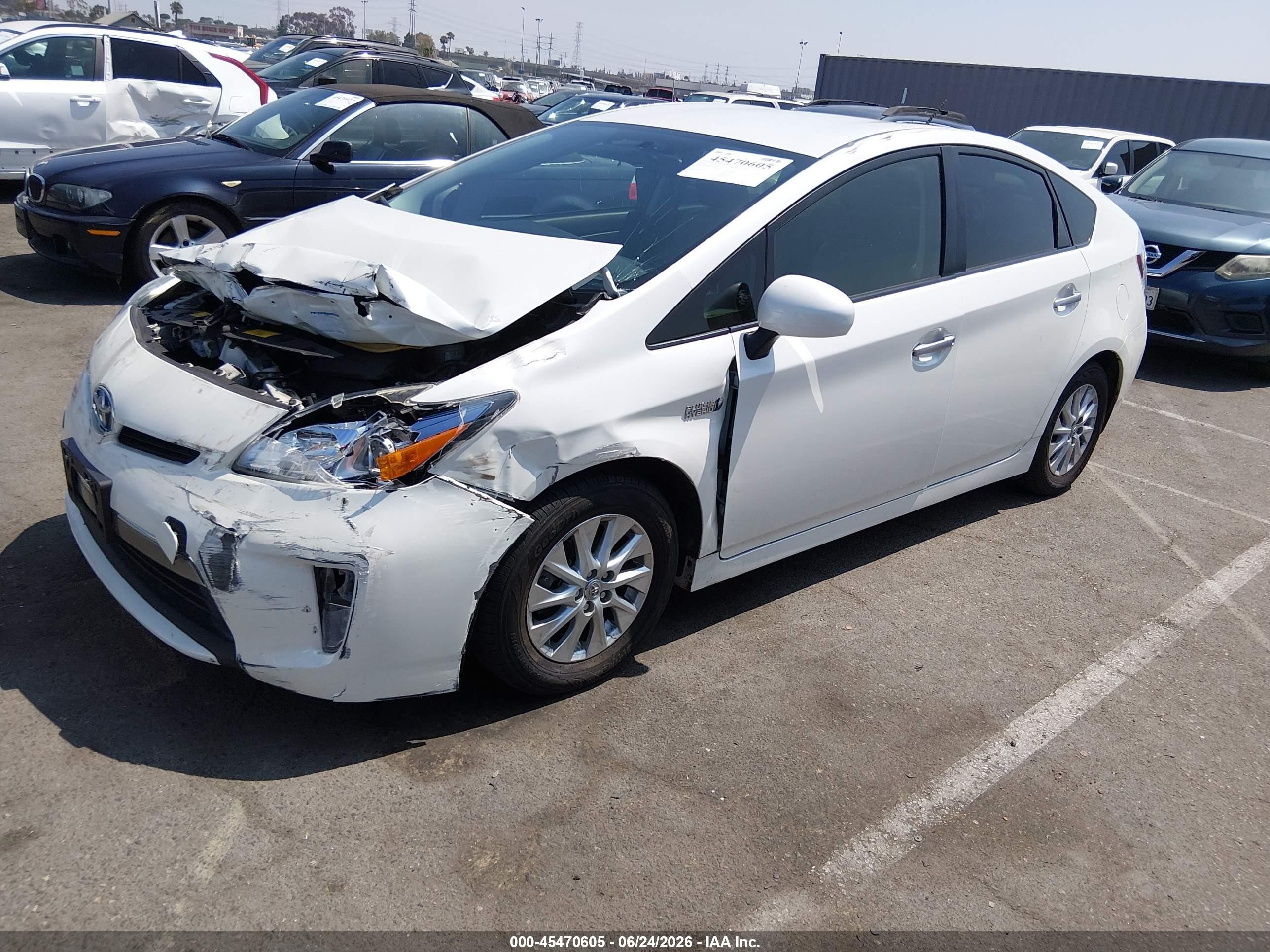 2014 Toyota Prius Plug-in   White vin: JTDKN3DP6E3064441
