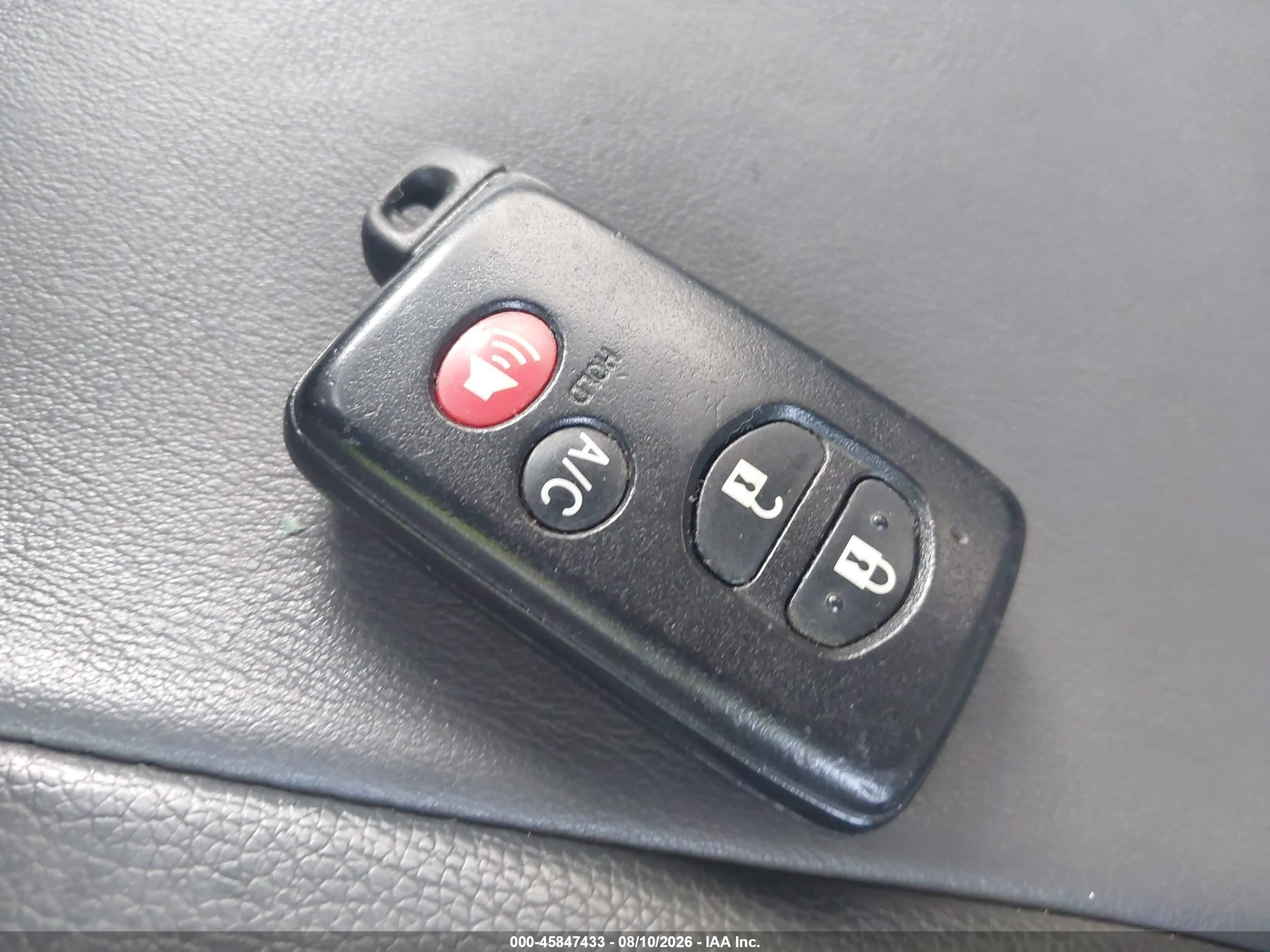 2012 Toyota Prius Plug-in Advanced Silver vin: JTDKN3DP7C3027587