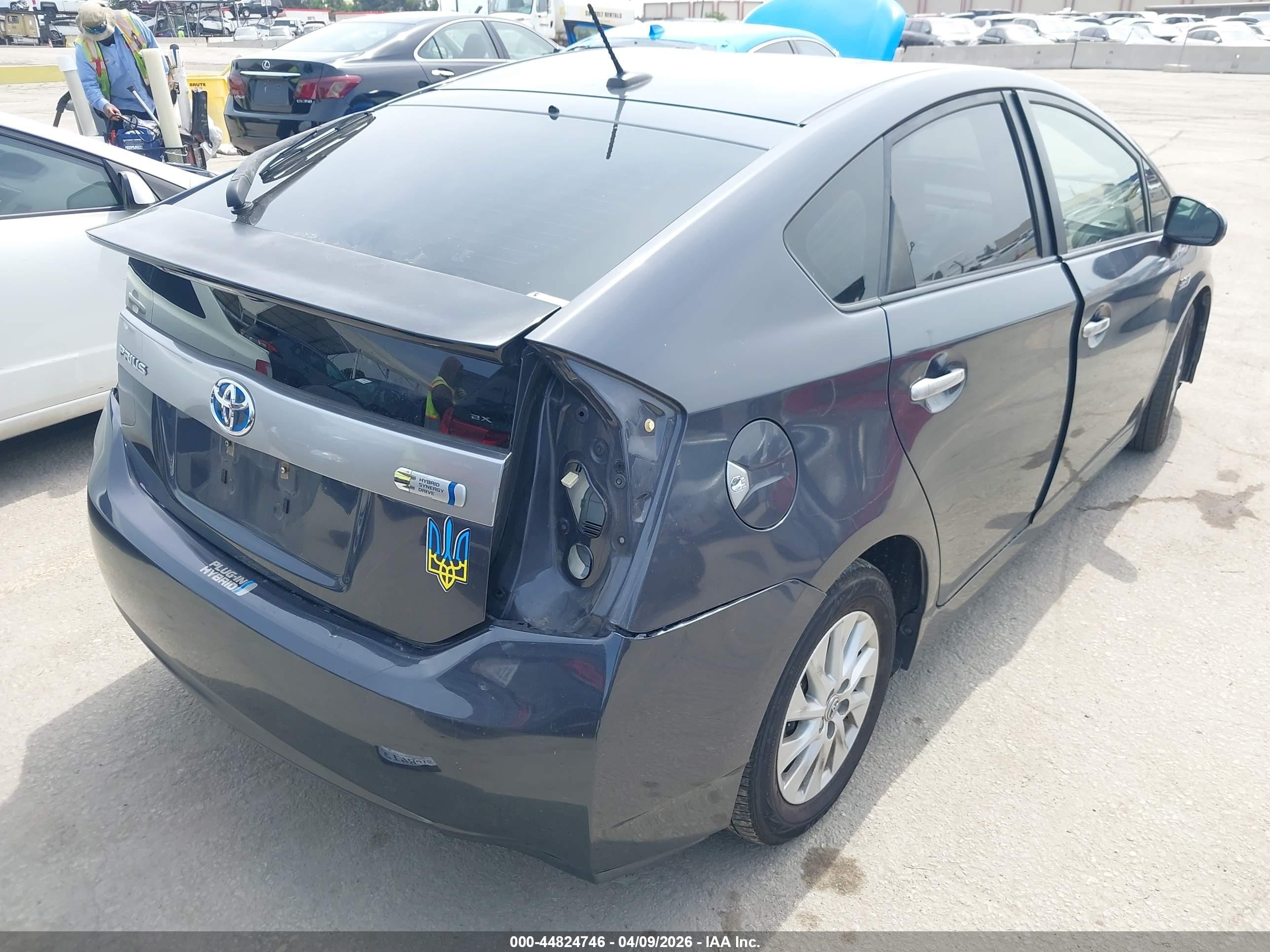 2014 Toyota Prius Plug-in   Gray vin: JTDKN3DP7E3049740