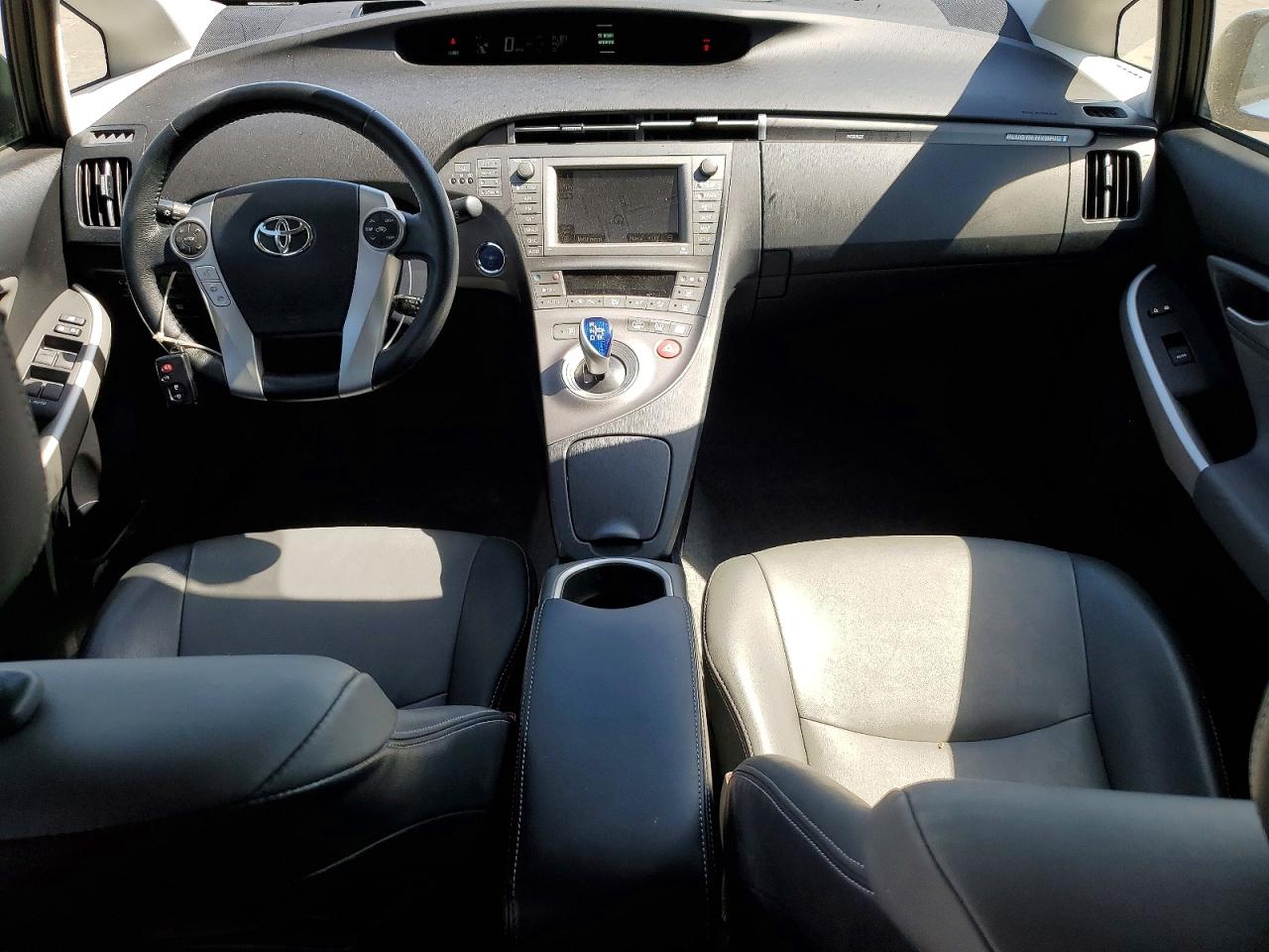 2014 Toyota Prius Plug-in Hybrid Advanced Blue vin: JTDKN3DP7E3061371