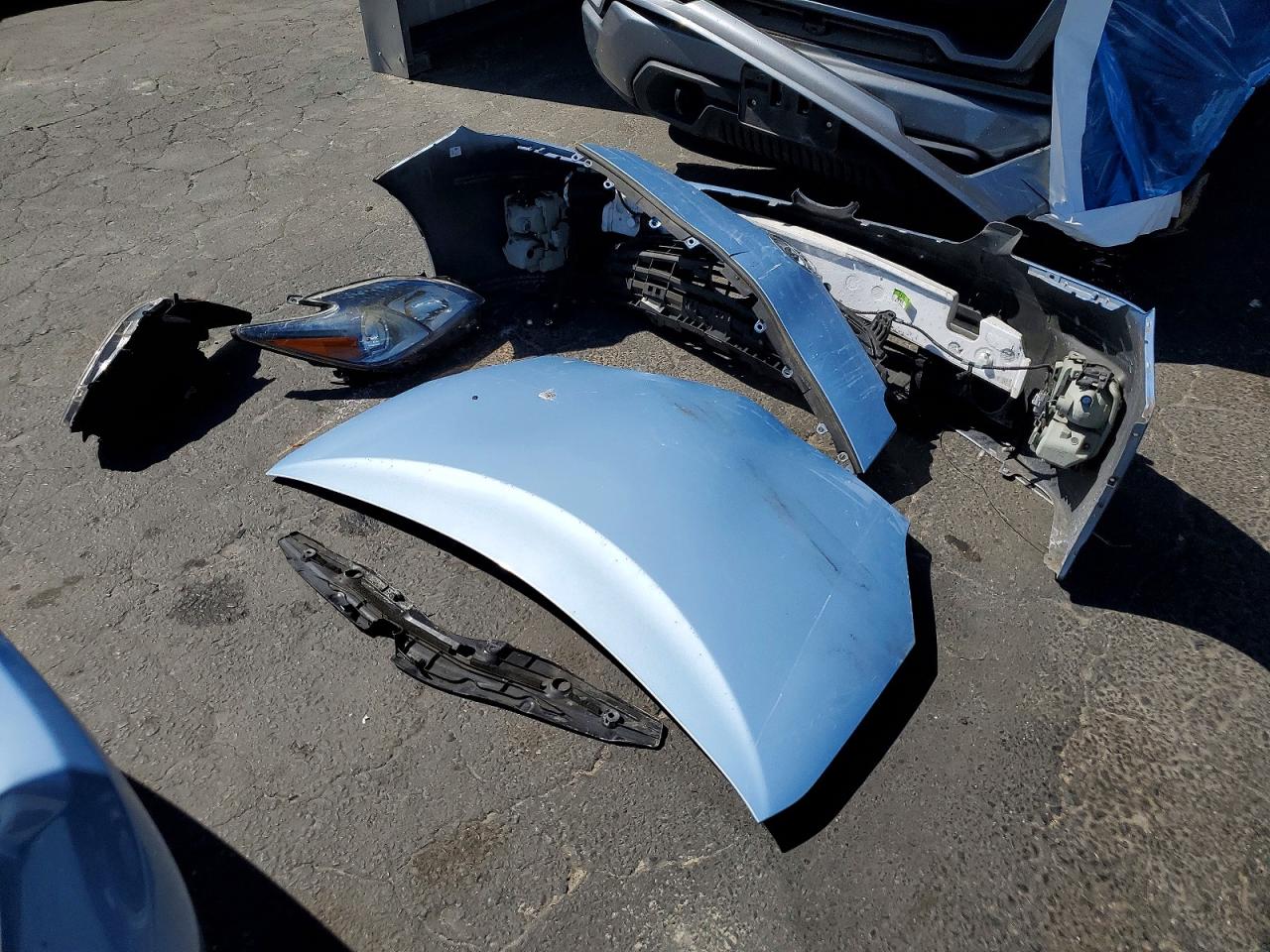 2014 Toyota Prius Plug-in Hybrid Advanced Blue vin: JTDKN3DP7E3061371