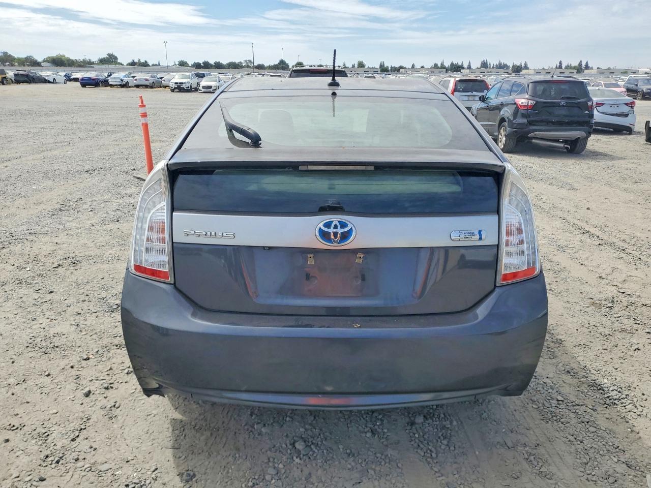 2014 Toyota Prius Plug-in Hybrid Base Gray vin: JTDKN3DP7E3063864