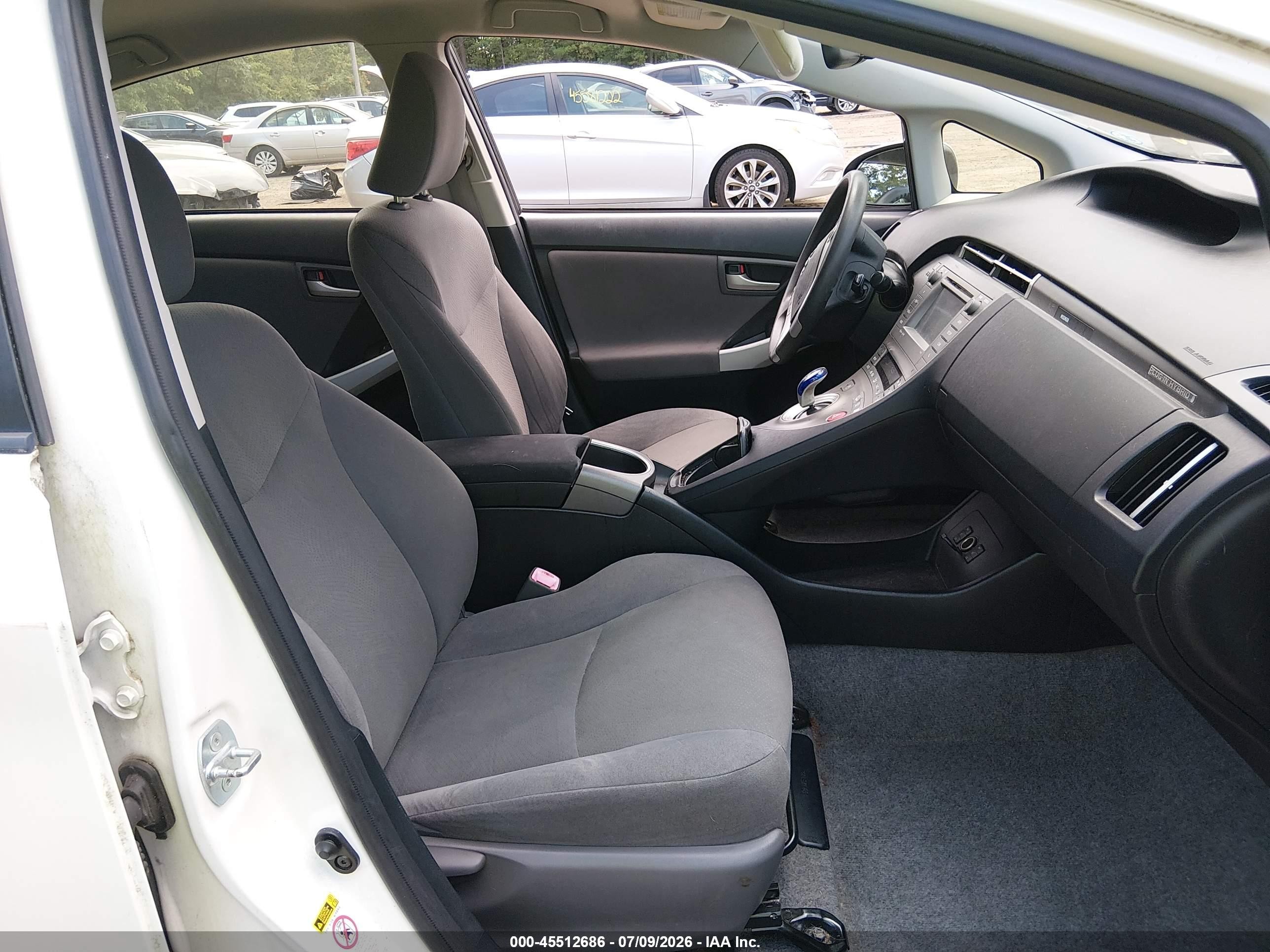 2012 Toyota Prius Plug-in   Белый vin: JTDKN3DP8C3004111