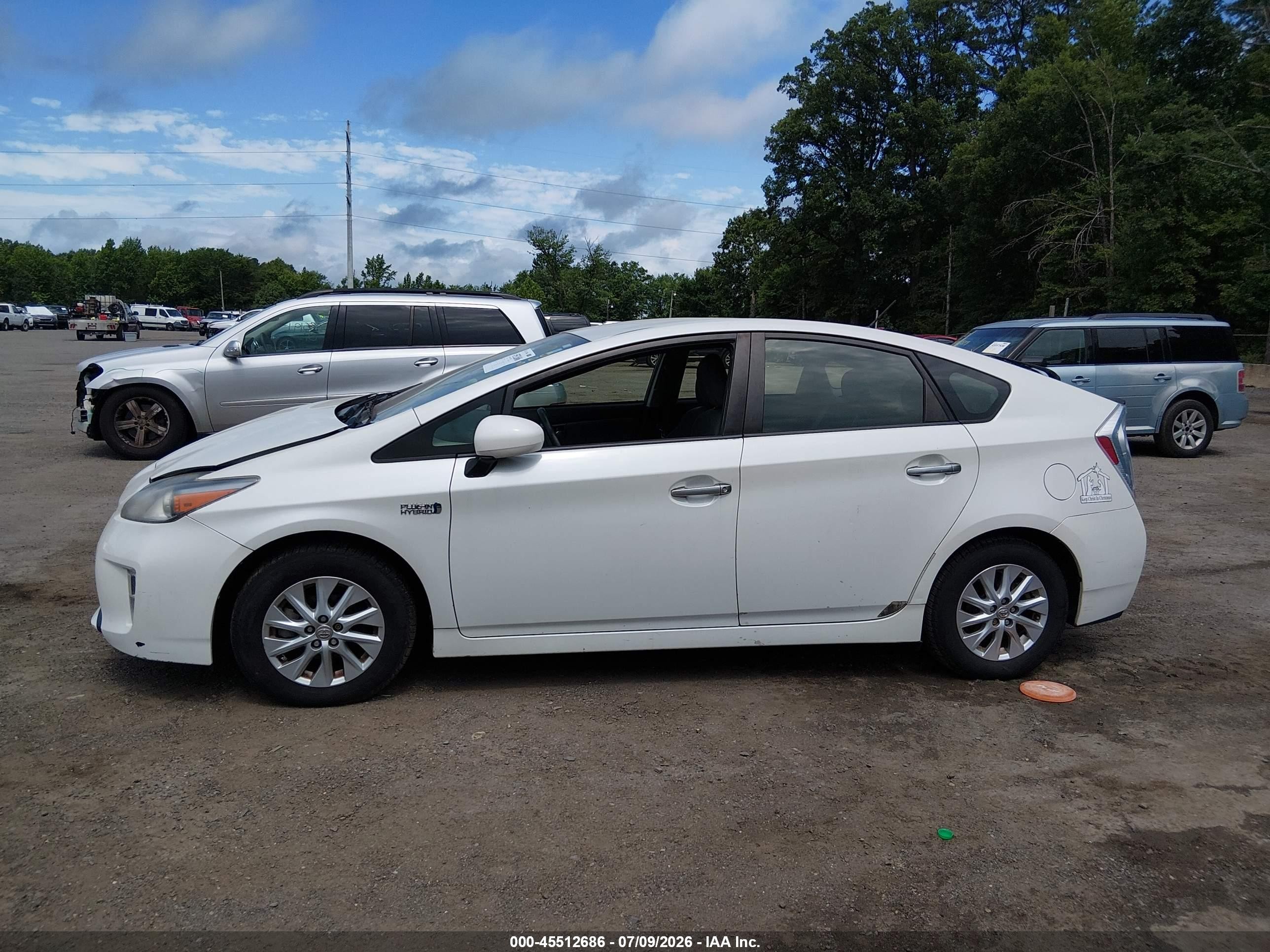 2012 Toyota Prius Plug-in   Белый vin: JTDKN3DP8C3004111
