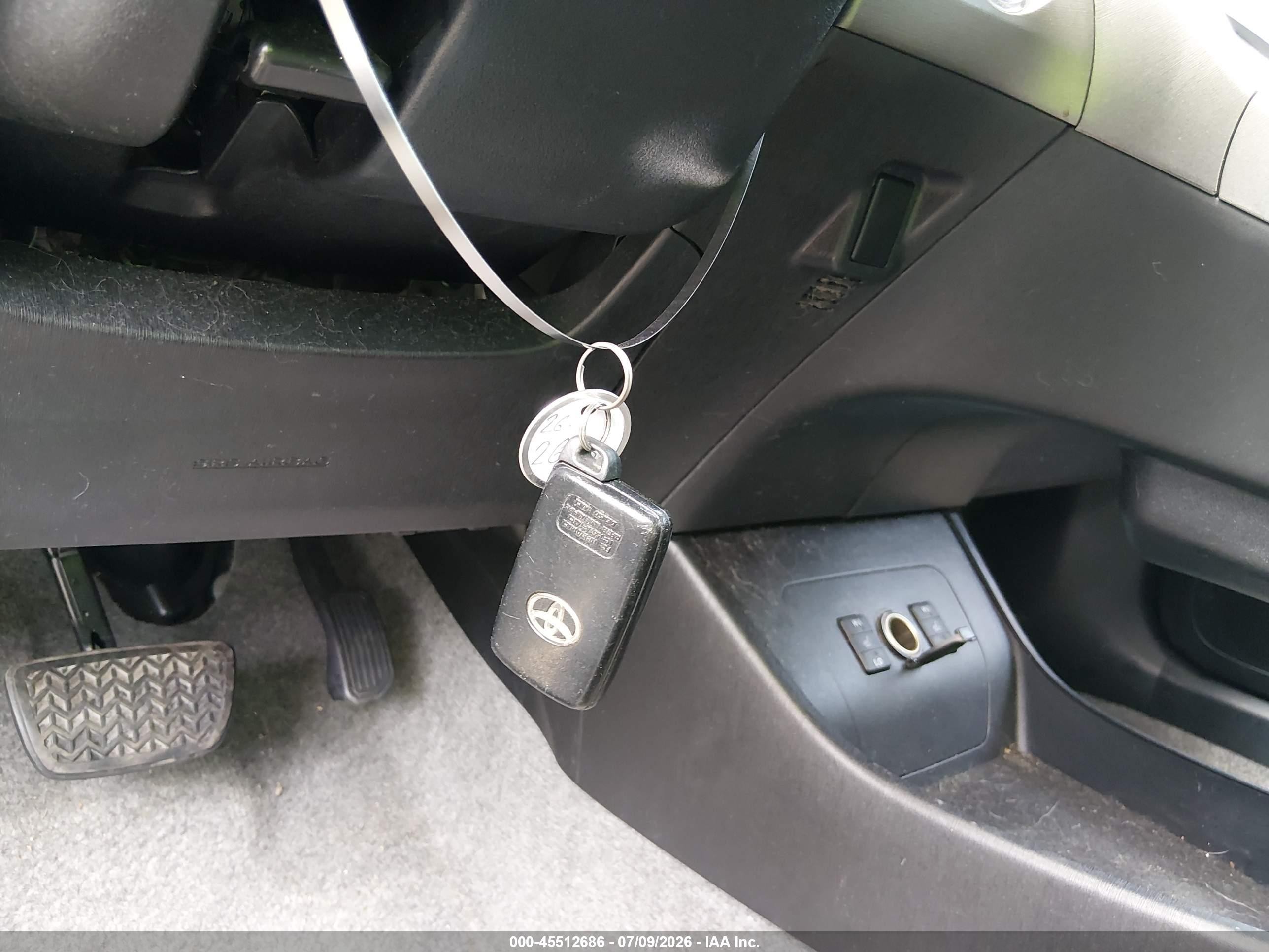 2012 Toyota Prius Plug-in   Белый vin: JTDKN3DP8C3004111