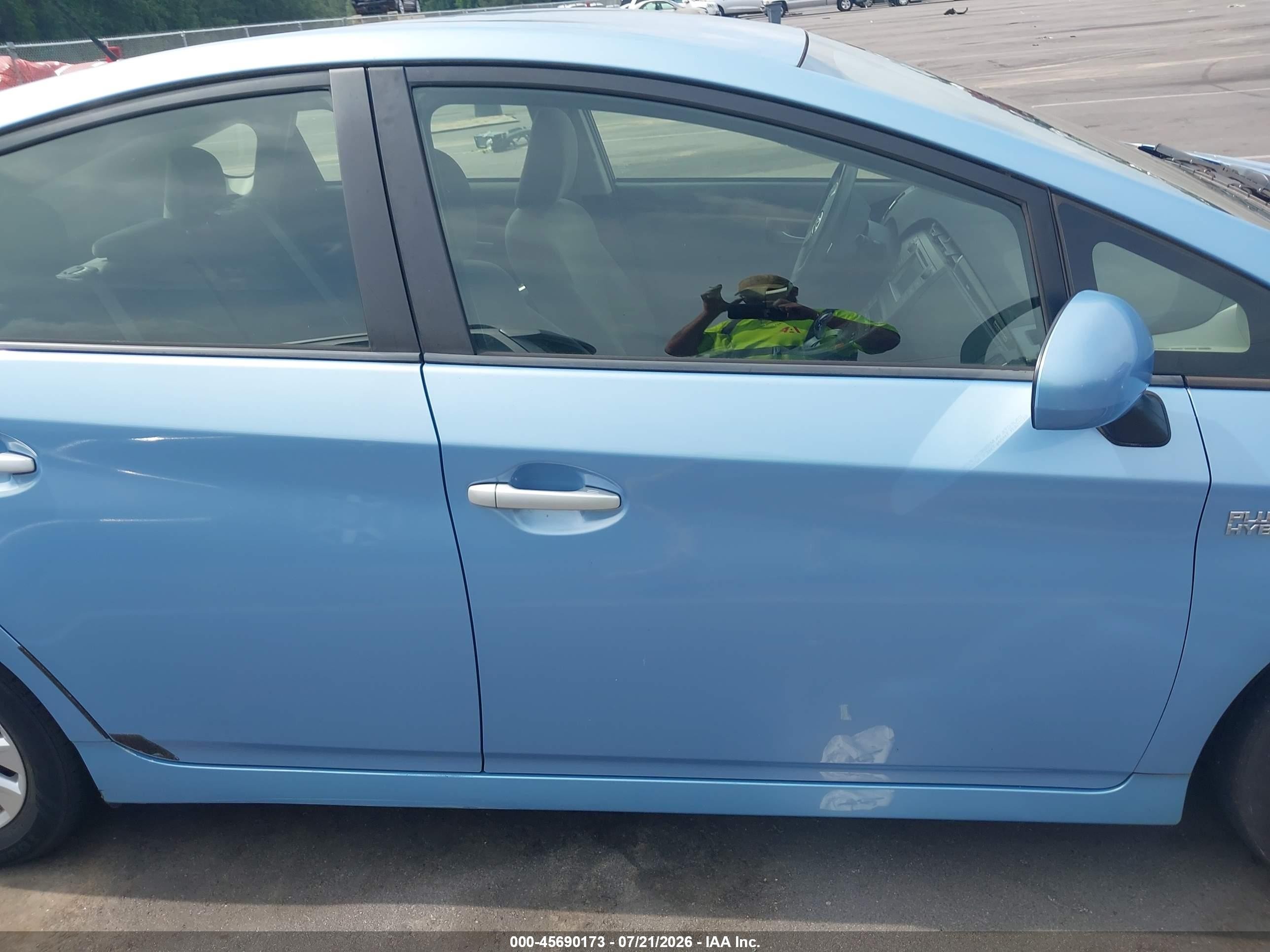 2012 Toyota Prius Plug-in   Blue vin: JTDKN3DP8C3010376