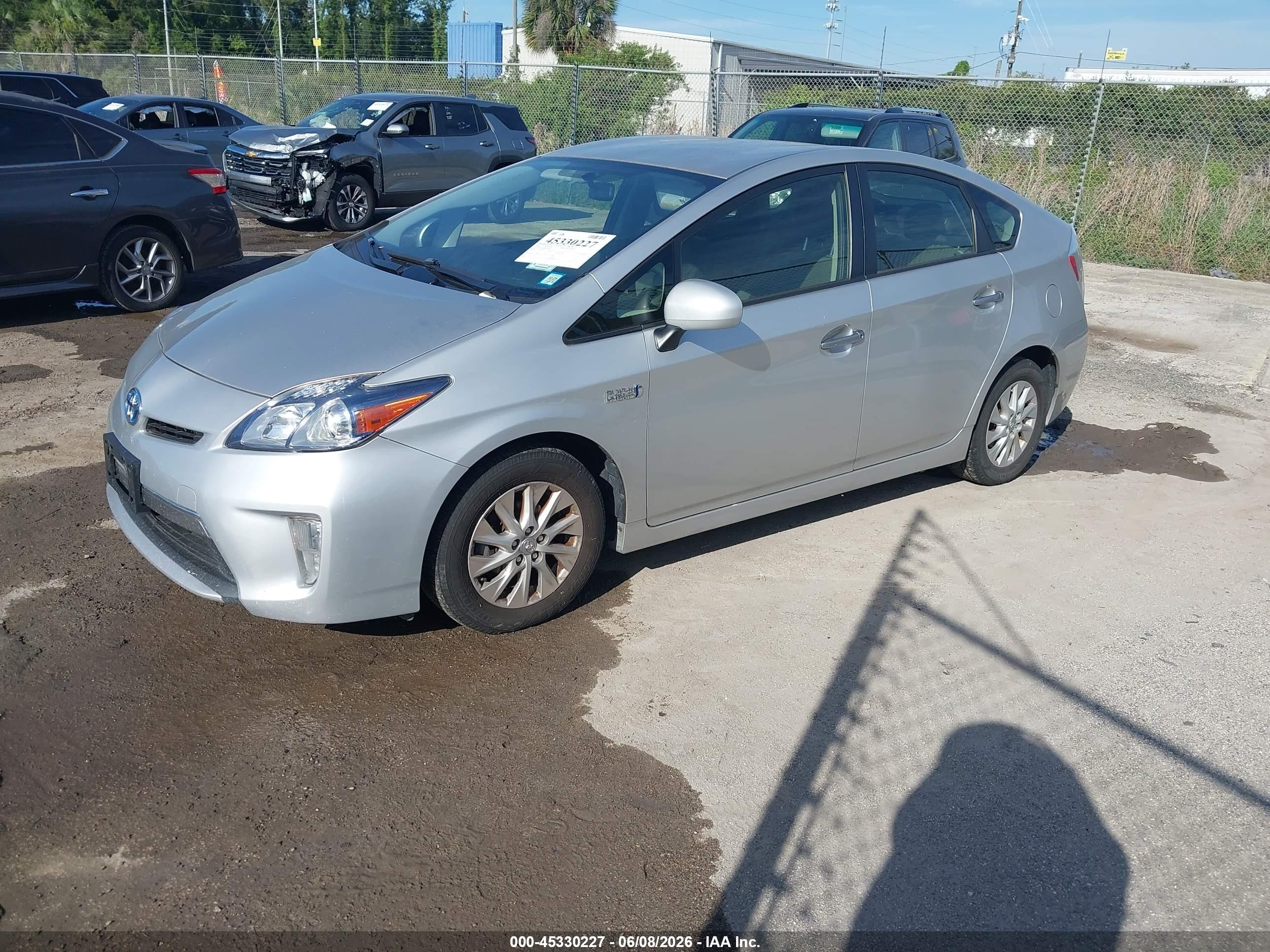 2012 Toyota Prius Plug-in   Silver vin: JTDKN3DP8C3029591