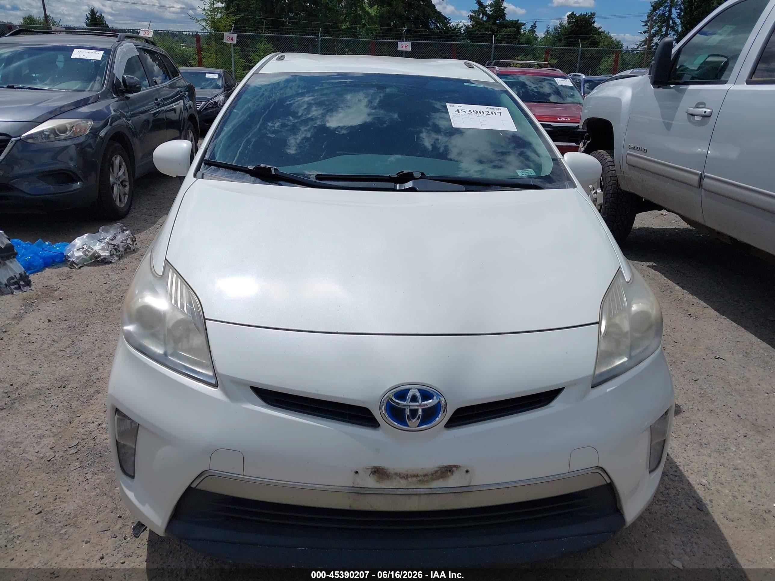 2013 Toyota Prius Plug-in   Белый vin: JTDKN3DP8D3033321