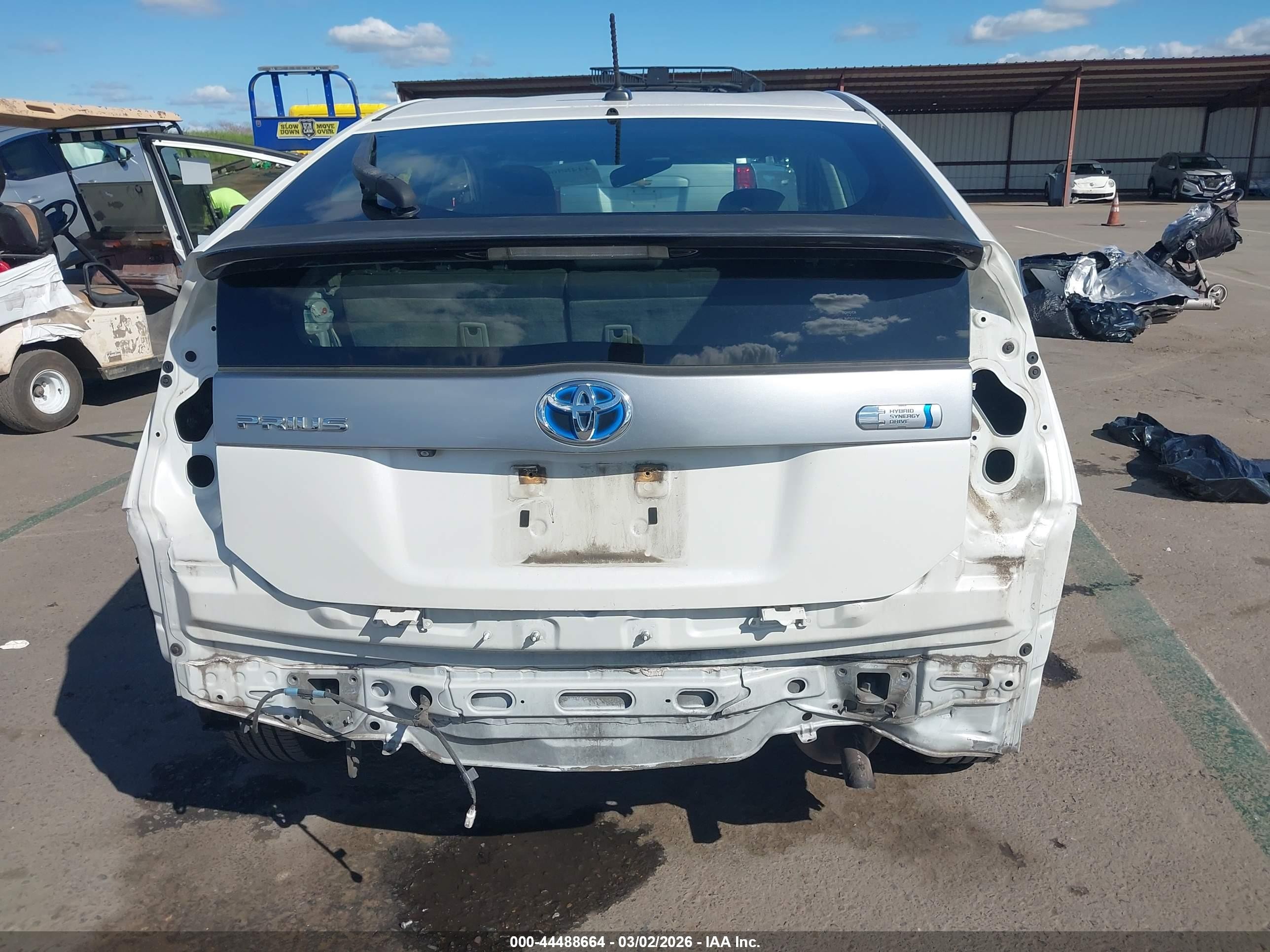 2013 Toyota Prius Plug-in   White vin: JTDKN3DP8D3044366