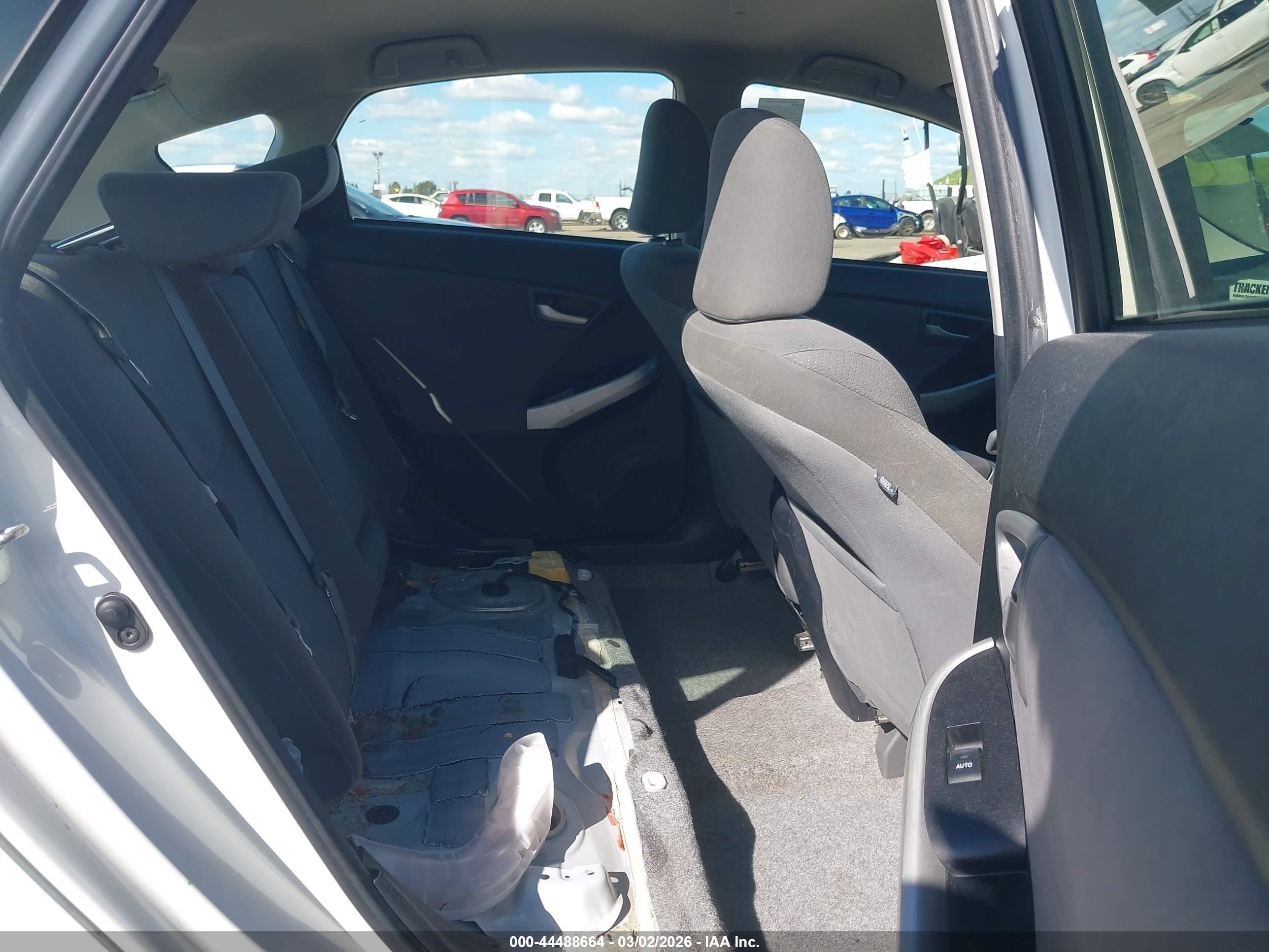 2013 Toyota Prius Plug-in   White vin: JTDKN3DP8D3044366