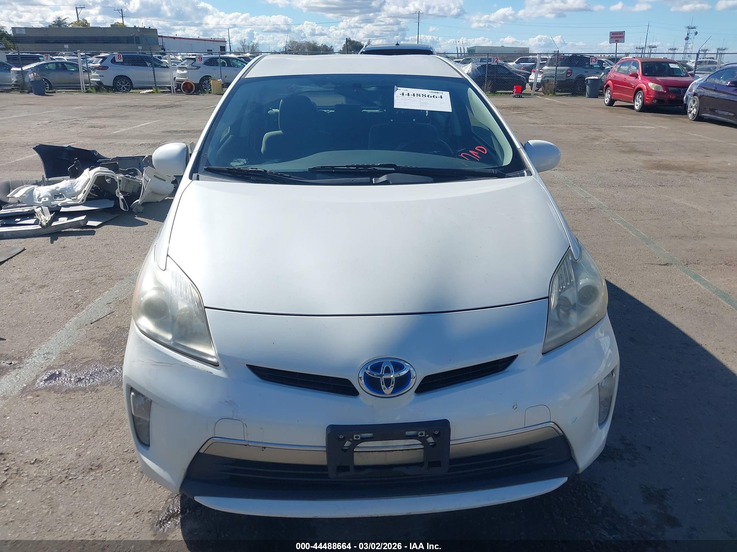 2013 Toyota Prius Plug-in   White vin: JTDKN3DP8D3044366