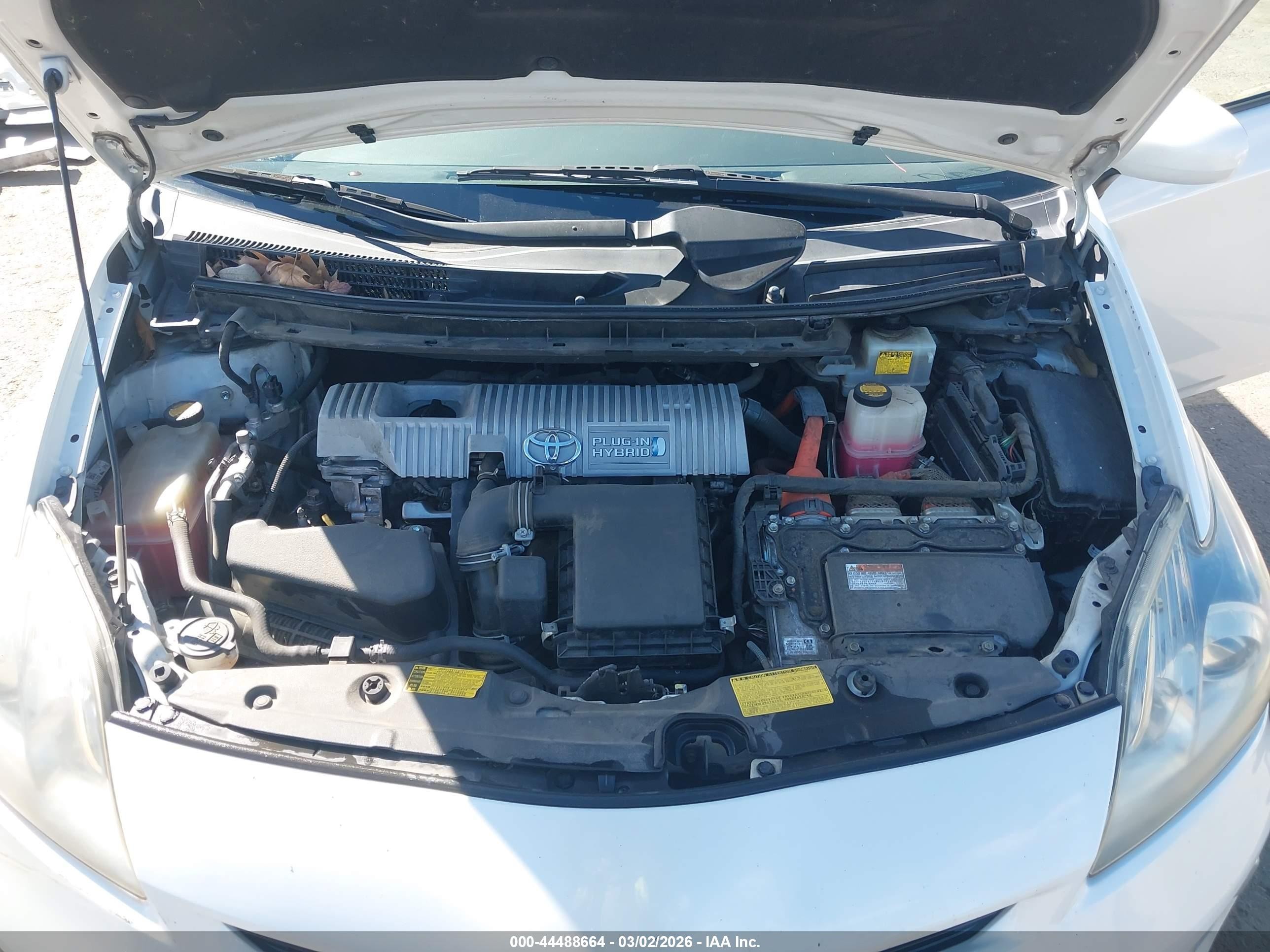 2013 Toyota Prius Plug-in   White vin: JTDKN3DP8D3044366