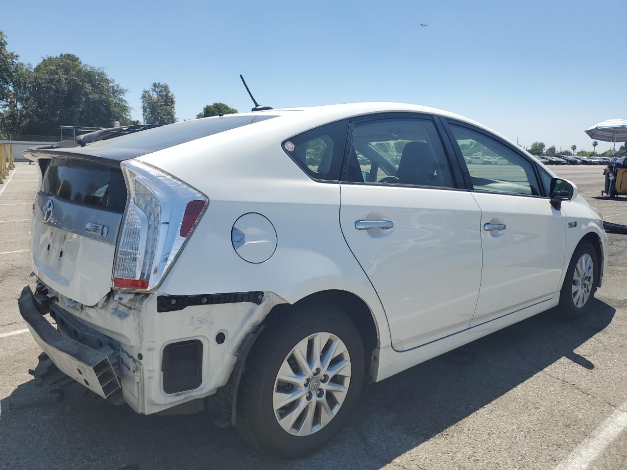 2013 Toyota Prius Plug-in White vin: JTDKN3DP8D3046702