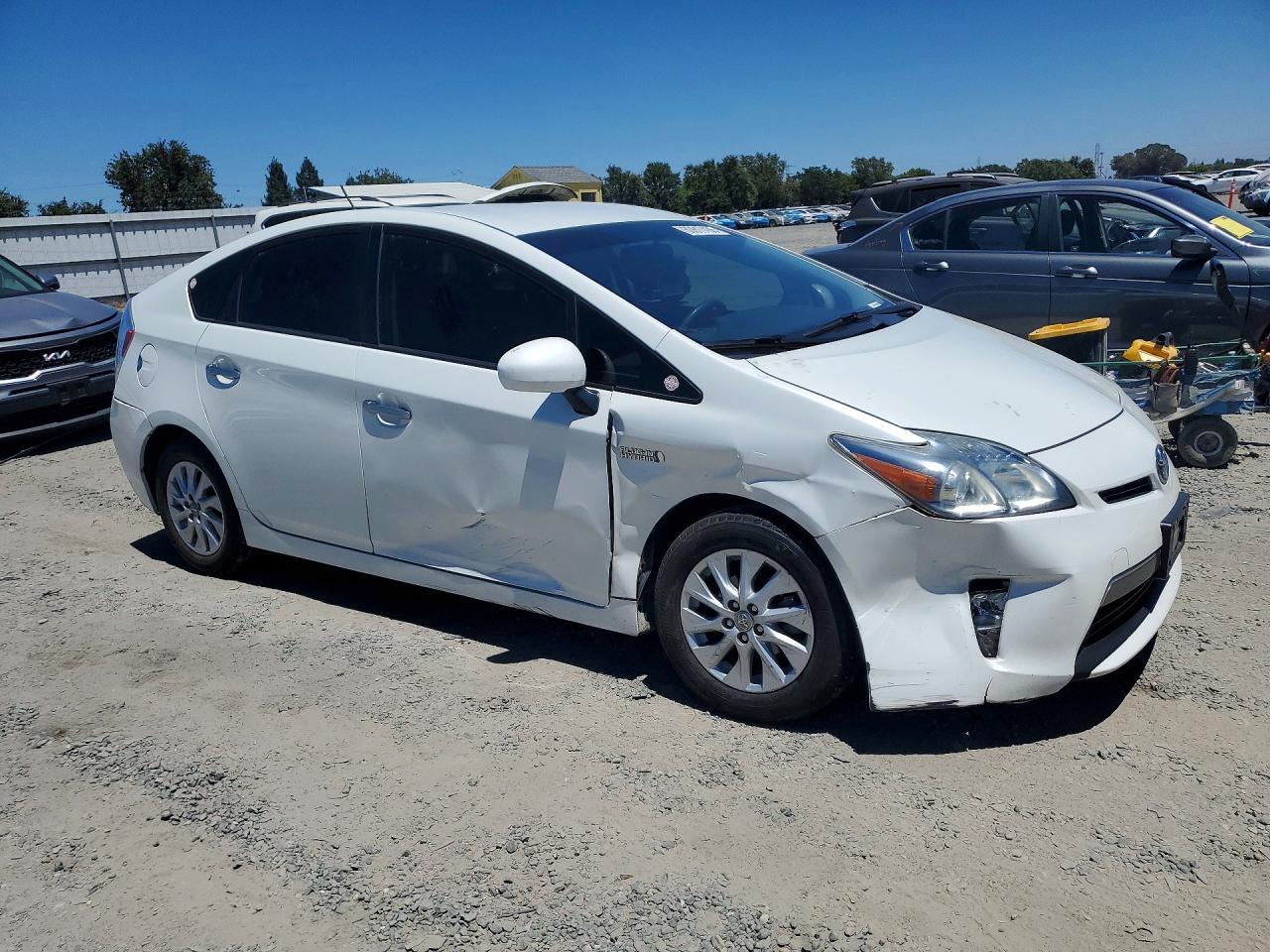 2013 Toyota Prius Plug-in Hybrid Base White vin: JTDKN3DP8D3046702