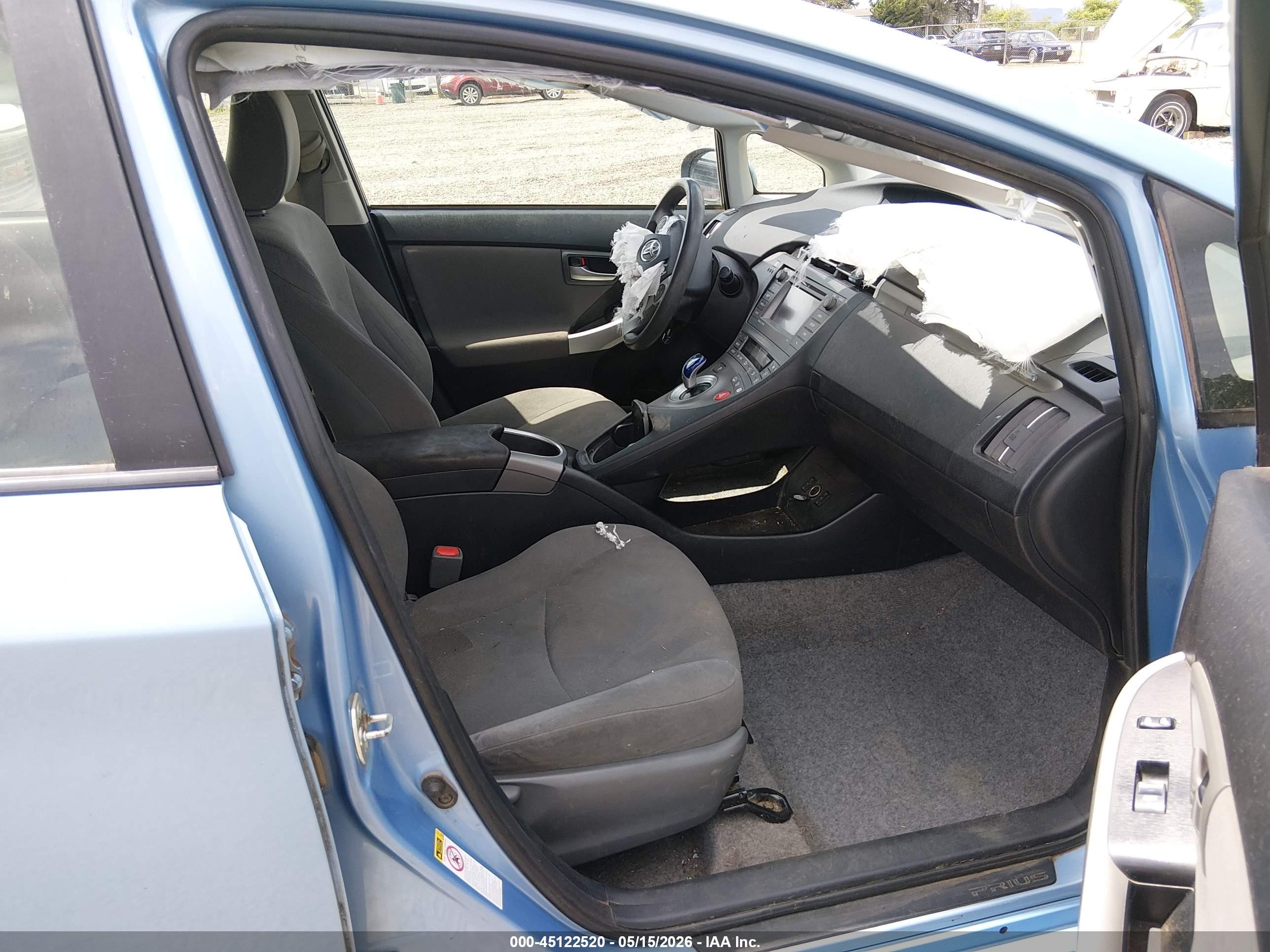 2014 Toyota Prius Plug-in   Blue vin: JTDKN3DP8E3052209