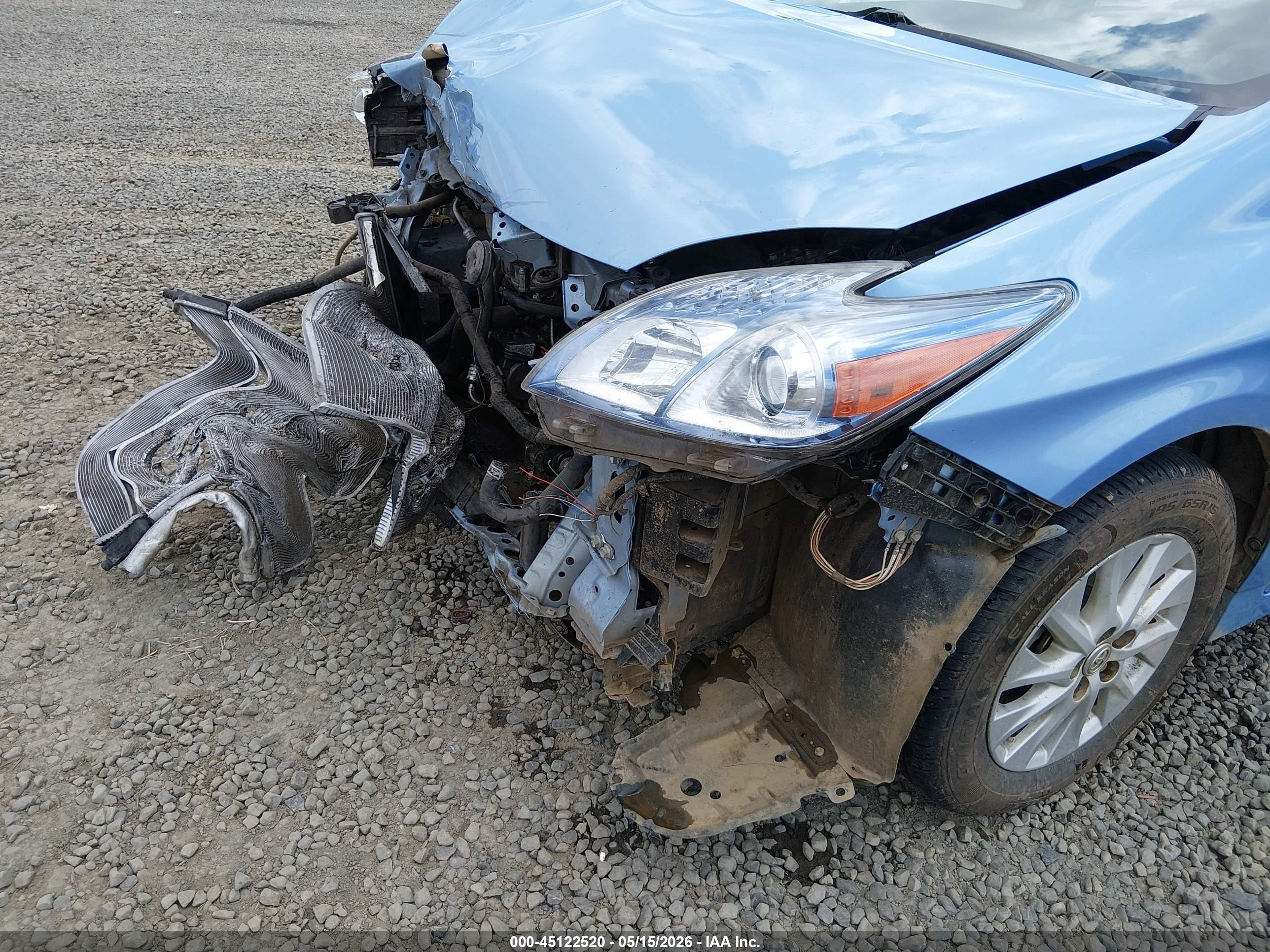 2014 Toyota Prius Plug-in   Blue vin: JTDKN3DP8E3052209