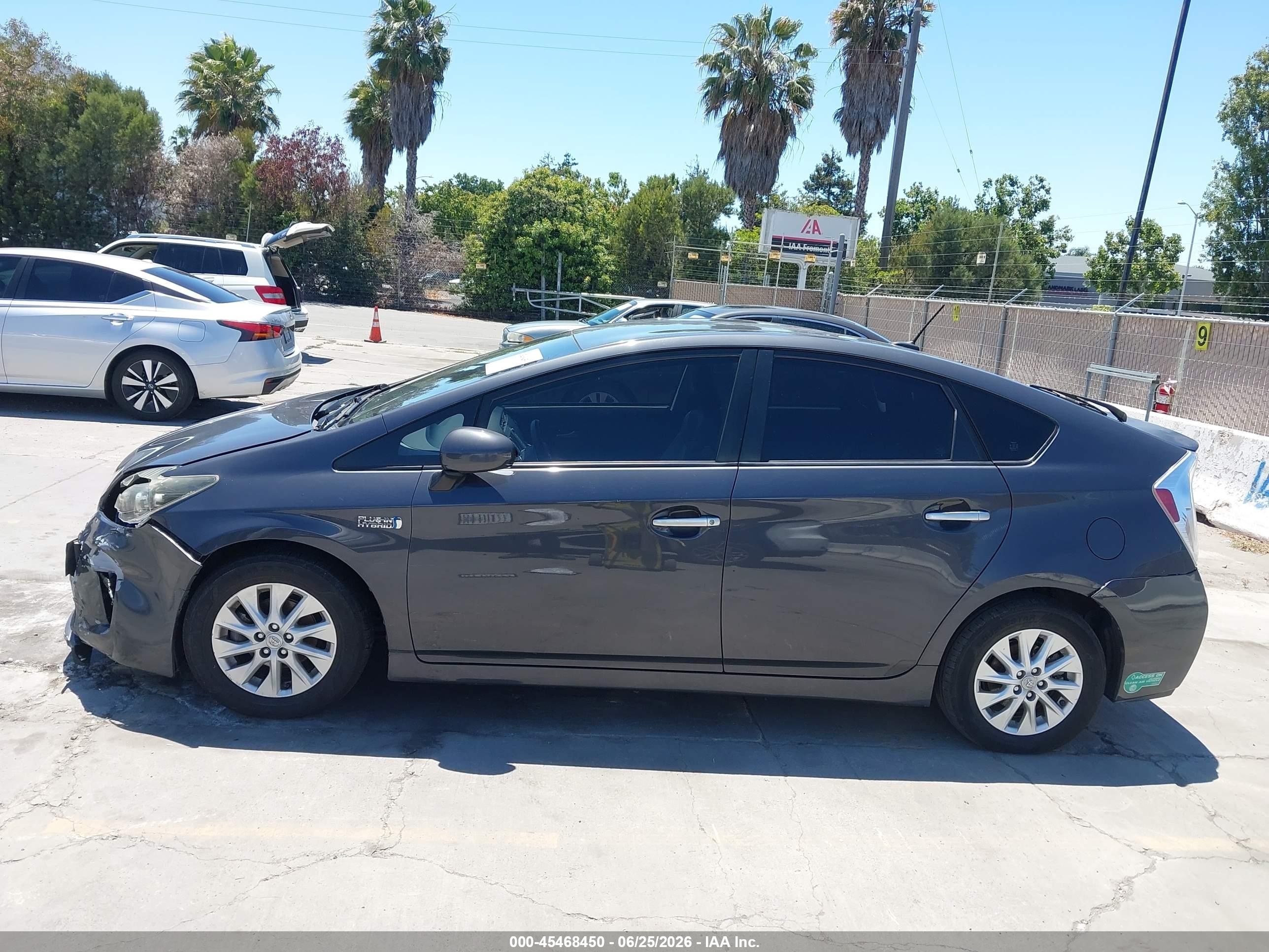 2014 Toyota Prius Plug-in Advanced Gray vin: JTDKN3DP8E3056762