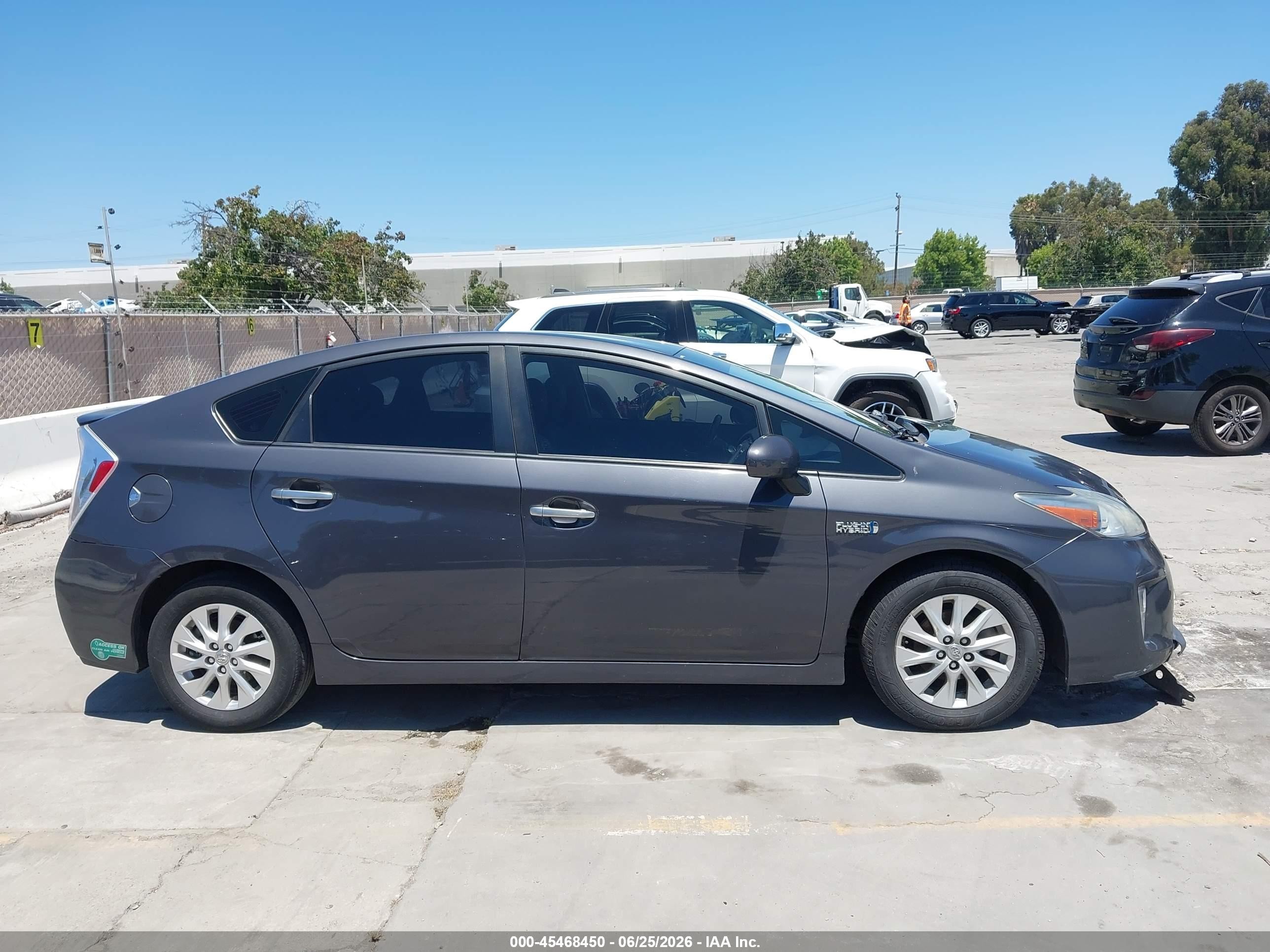 2014 Toyota Prius Plug-in Advanced Gray vin: JTDKN3DP8E3056762